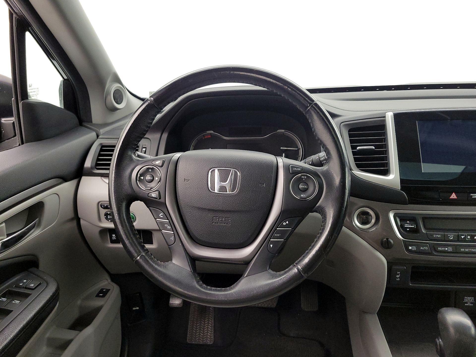 Thumbnail: 2016 Honda Pilot - 10