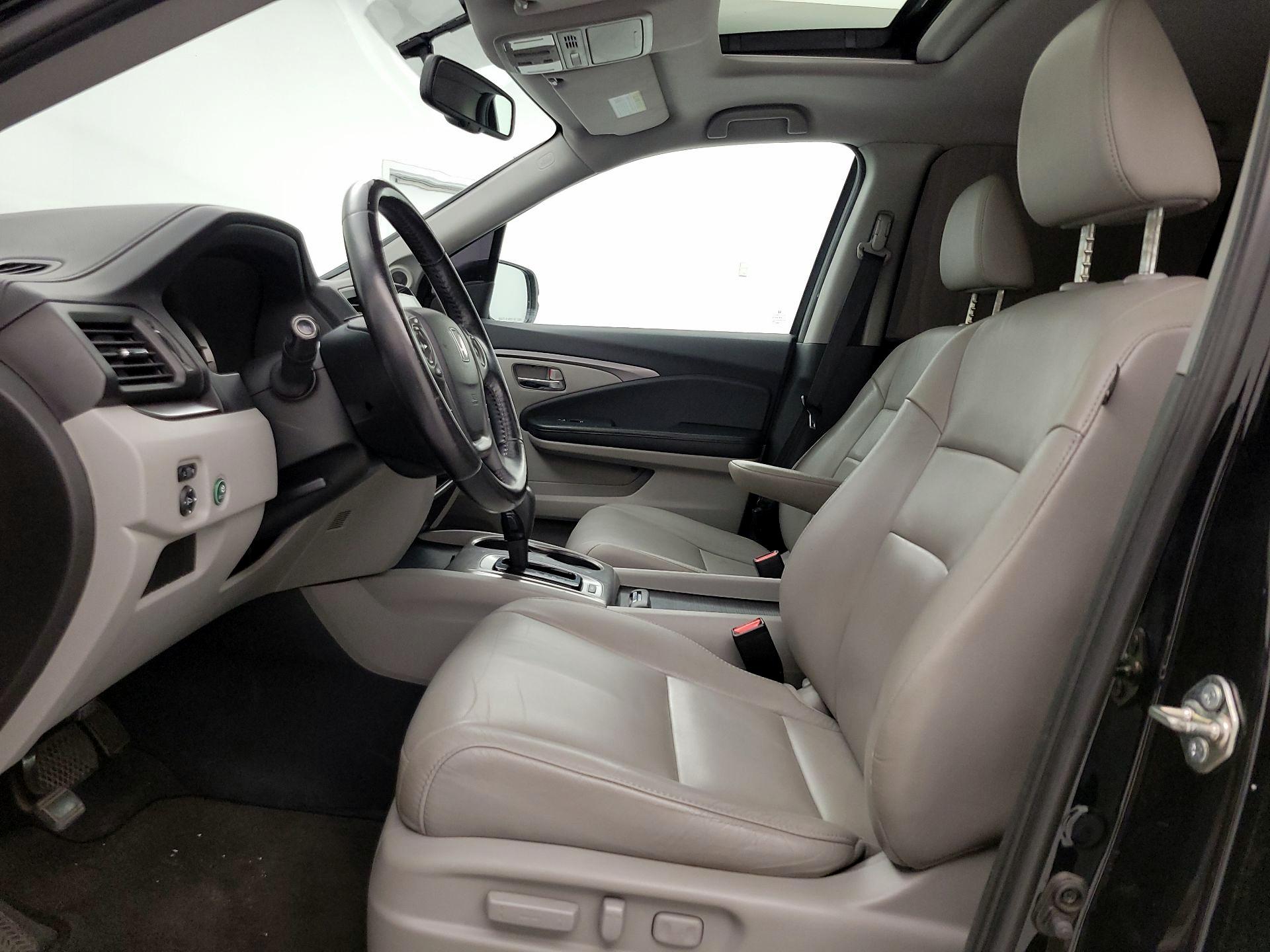 Thumbnail: 2016 Honda Pilot - 11