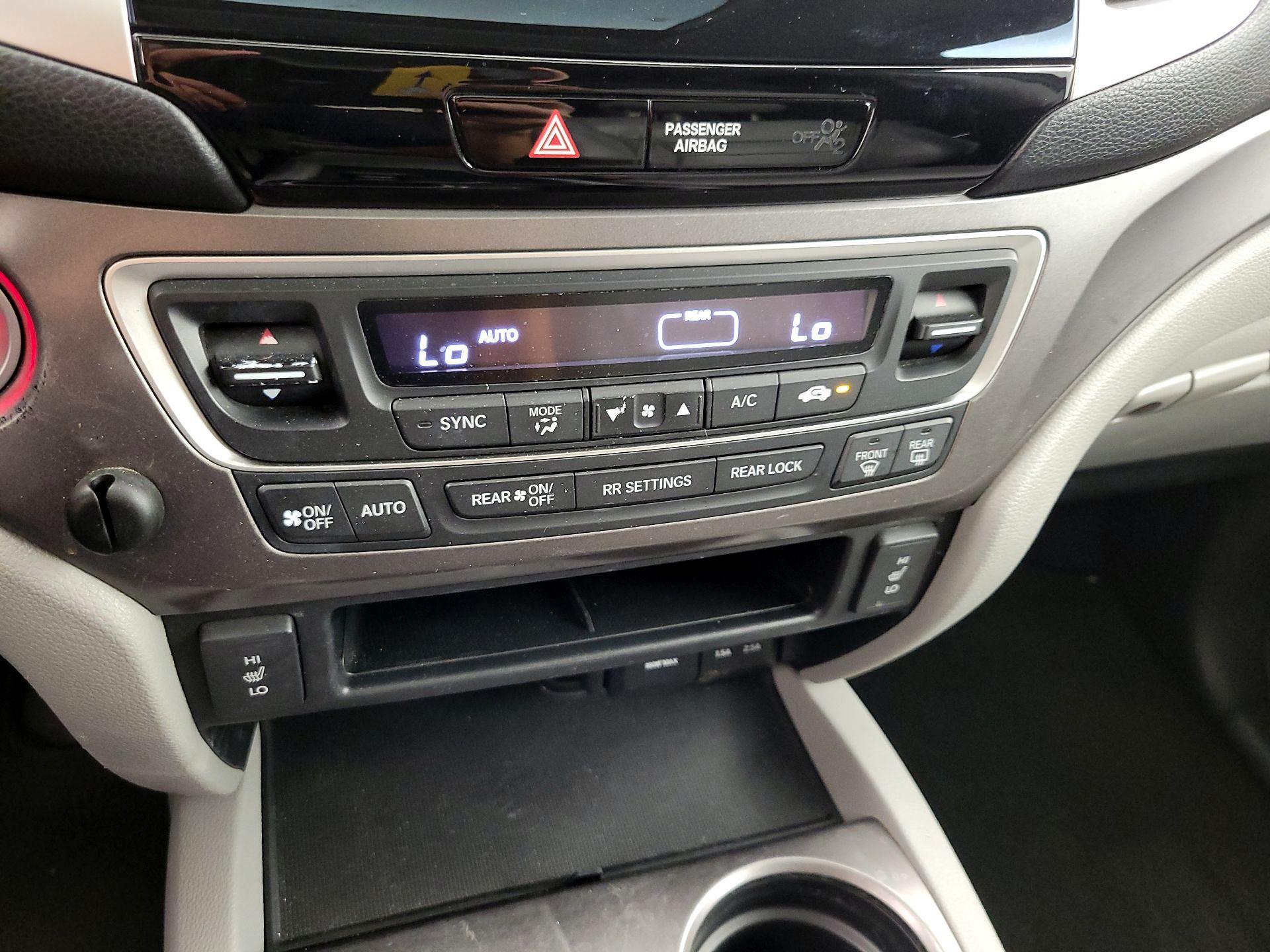 Thumbnail: 2016 Honda Pilot - 16