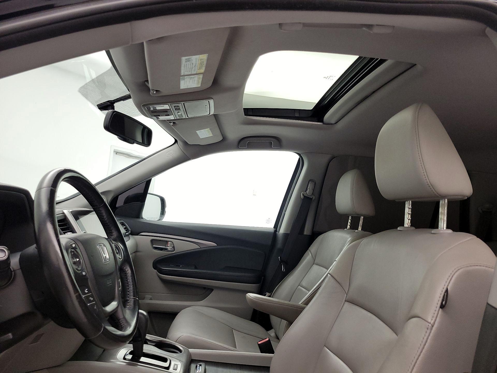 Thumbnail: 2016 Honda Pilot - 19