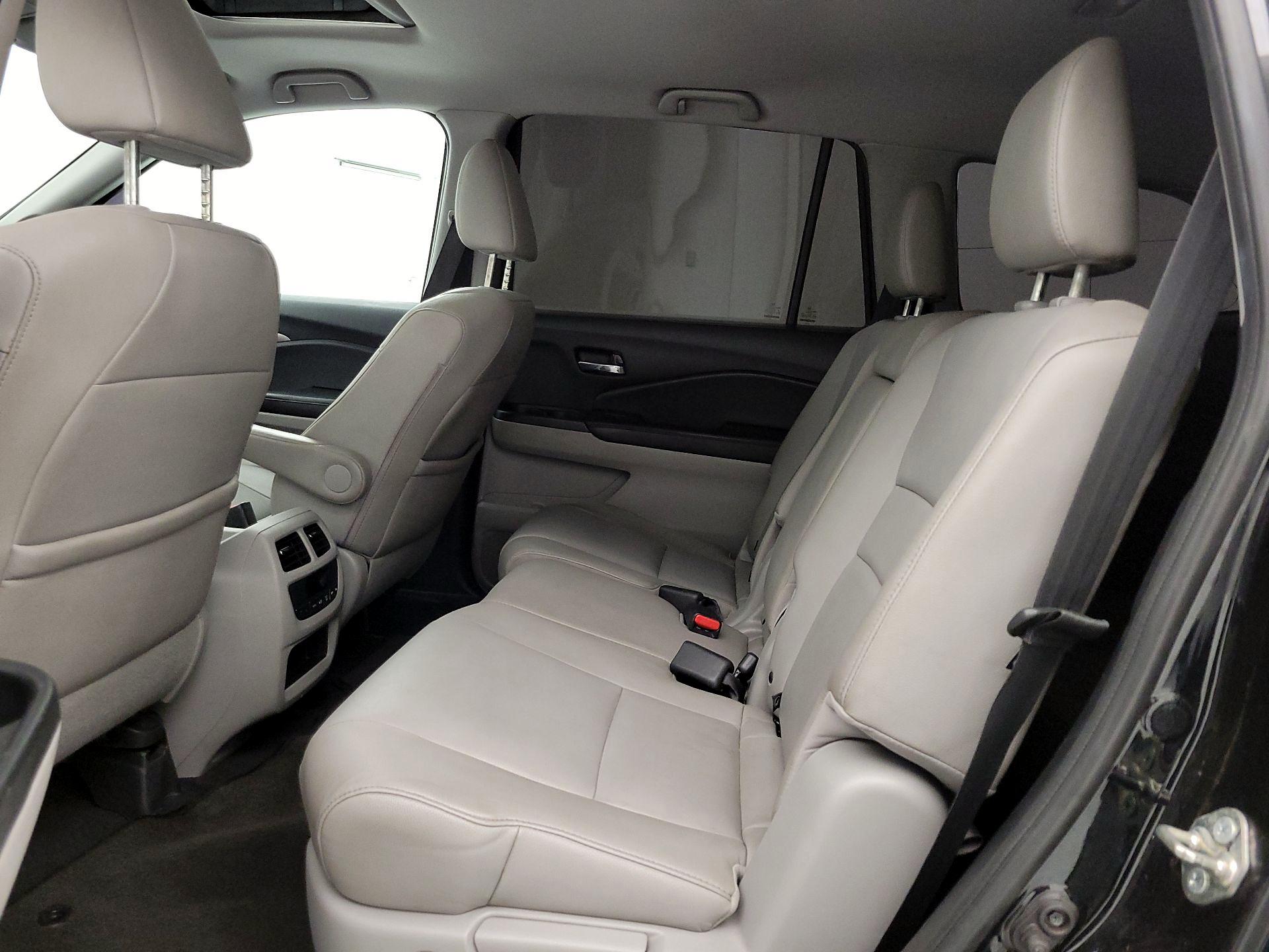 Thumbnail: 2016 Honda Pilot - 20