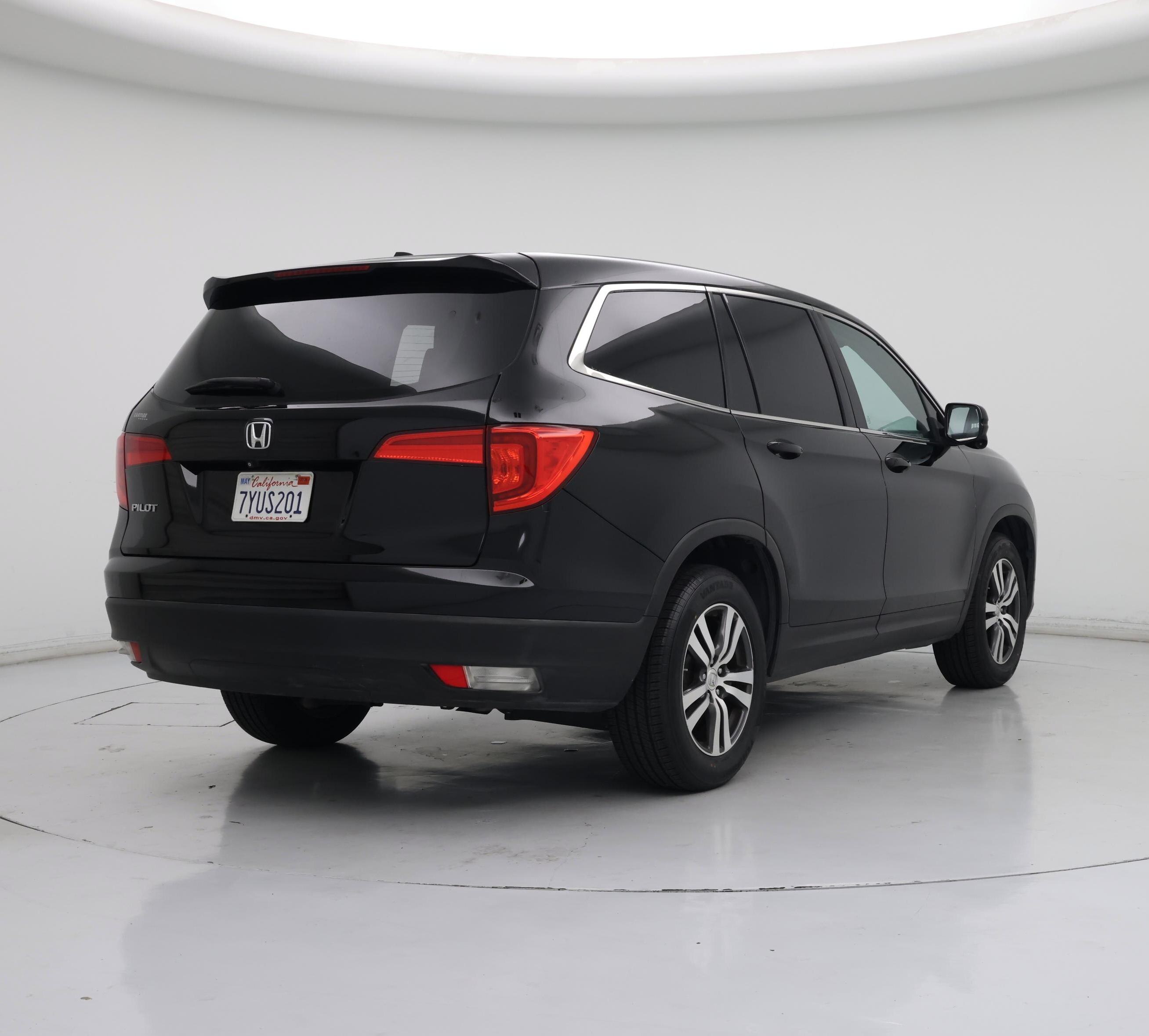 Thumbnail: 2016 Honda Pilot - 8