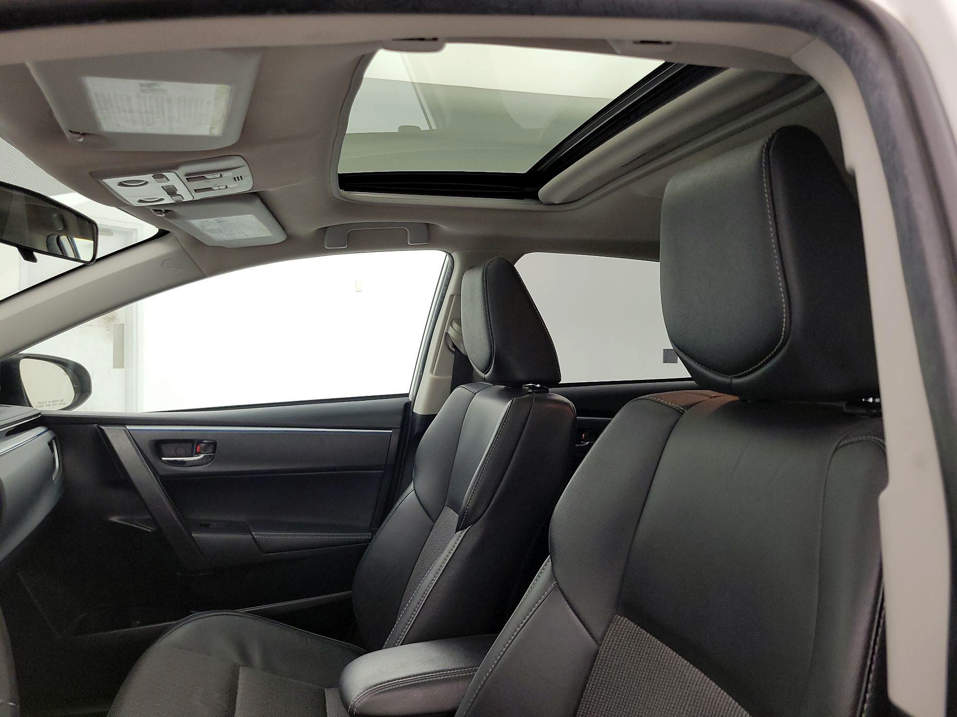 Thumbnail: 2015 Toyota Corolla - 18