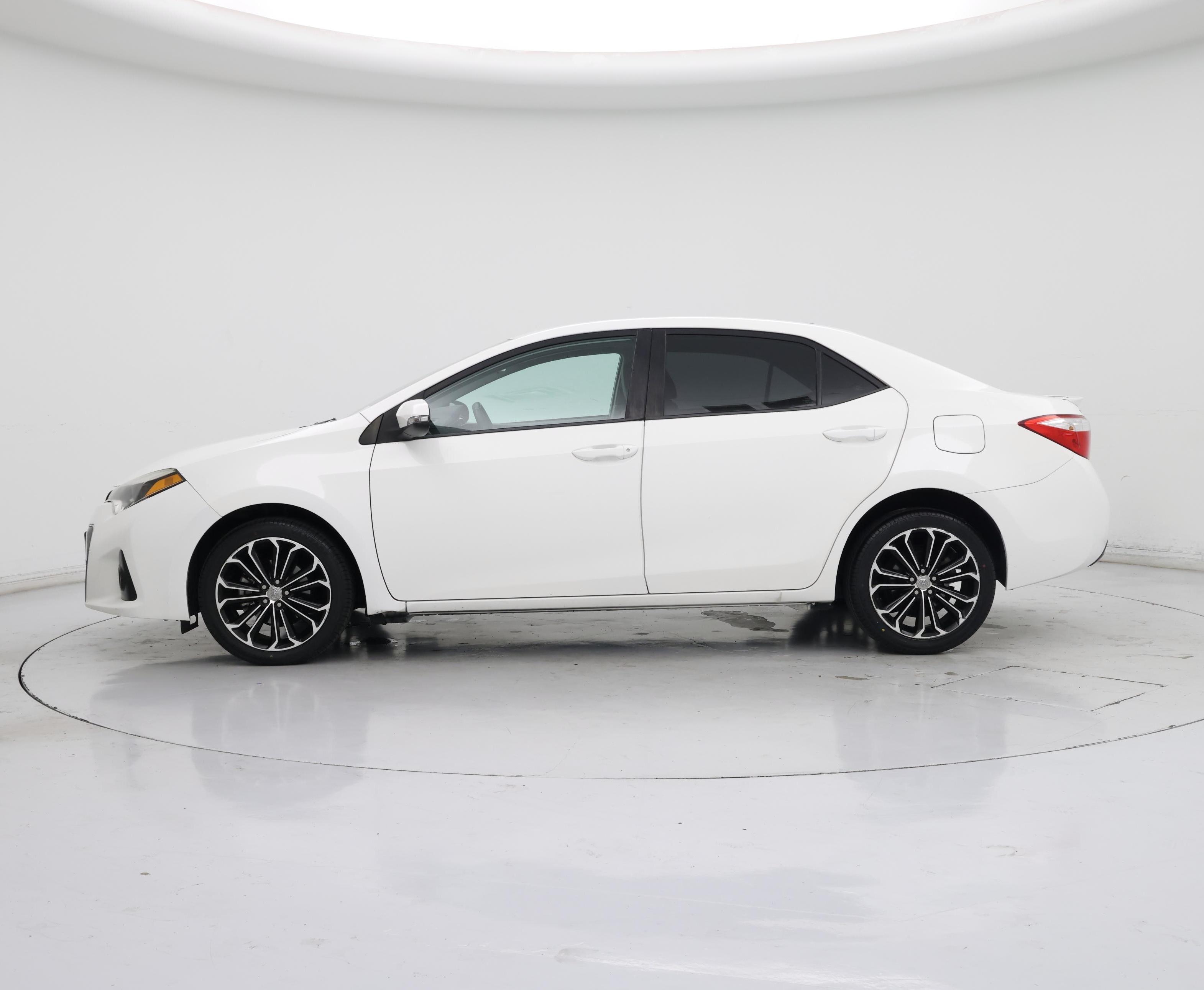 Thumbnail: 2015 Toyota Corolla - 3