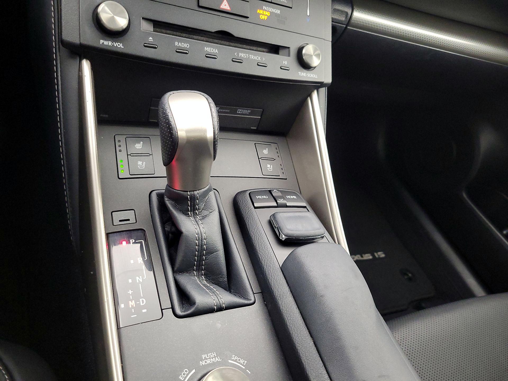 Thumbnail: 2015 Lexus IS - 17