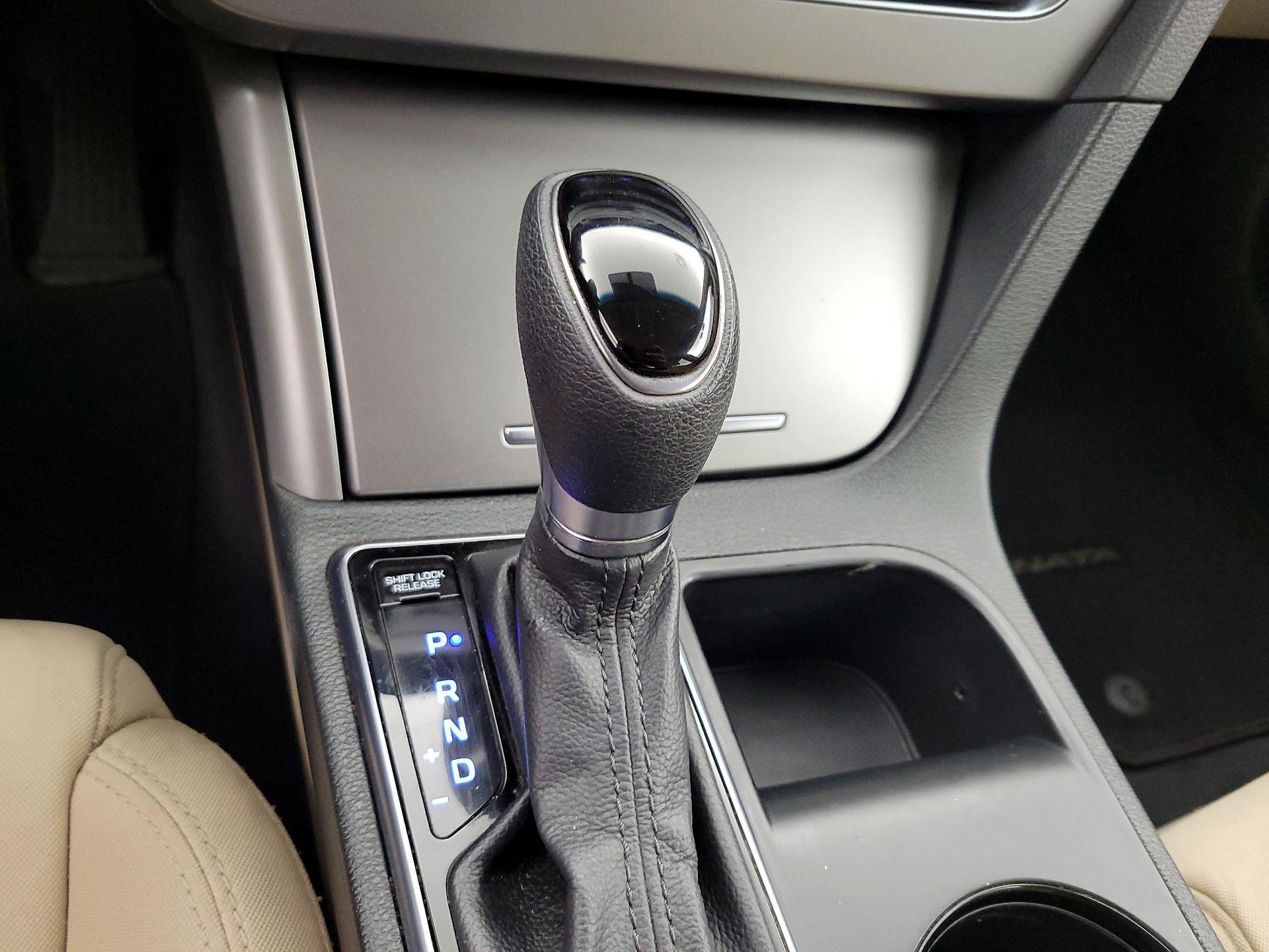 Thumbnail: 2015 Hyundai Sonata - 17