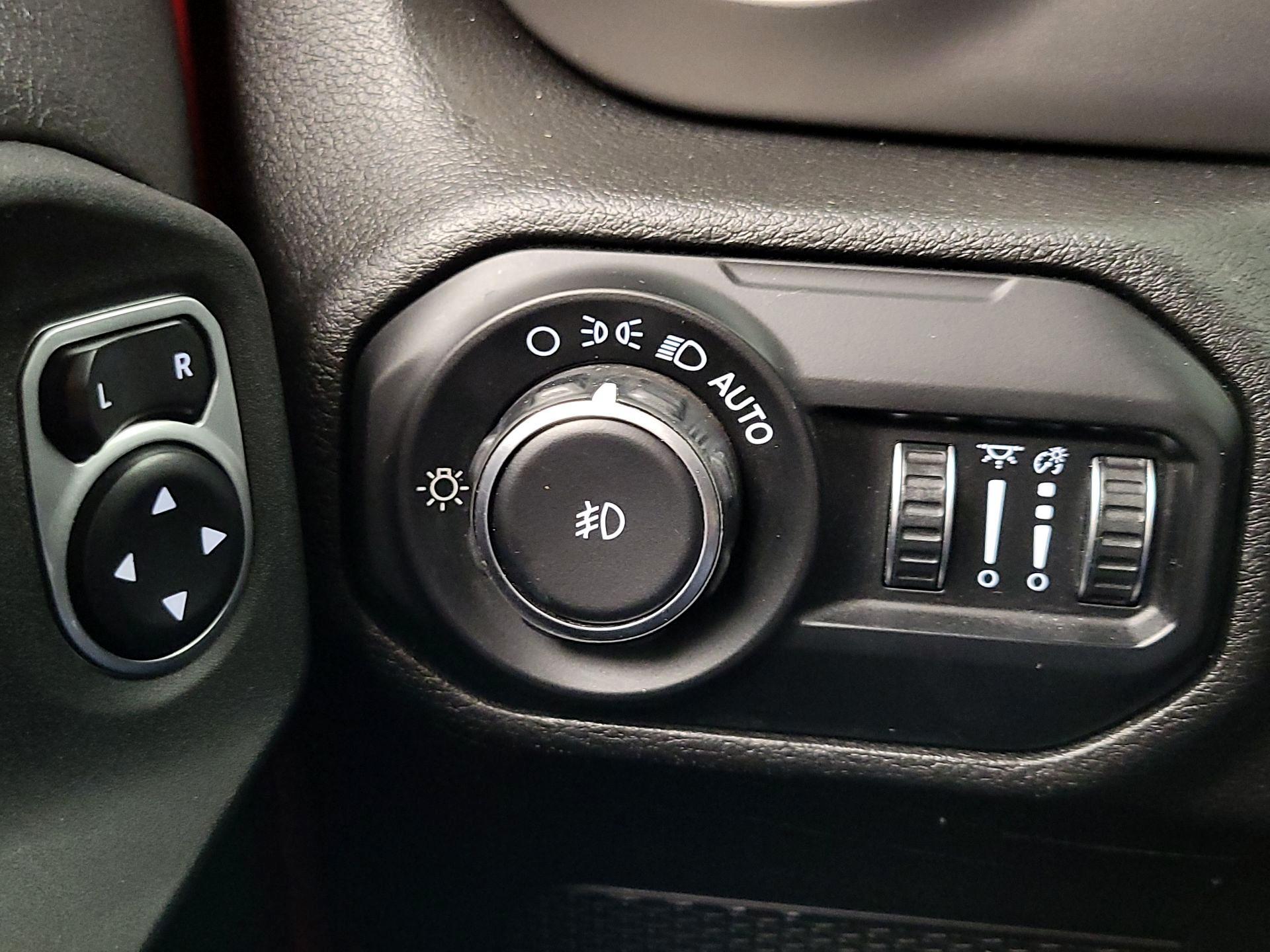 Thumbnail: 2020 Jeep Wrangler - 13