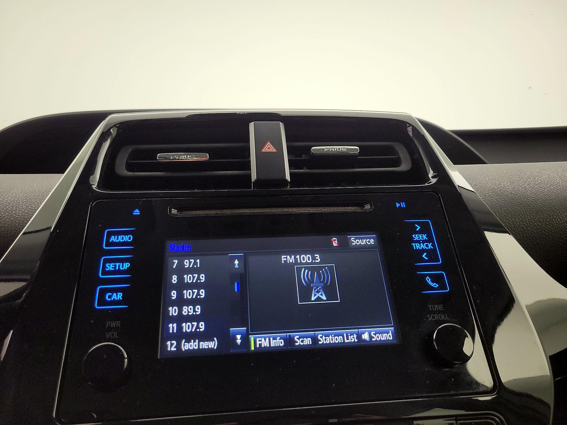 Thumbnail: 2018 Toyota Prius - 15