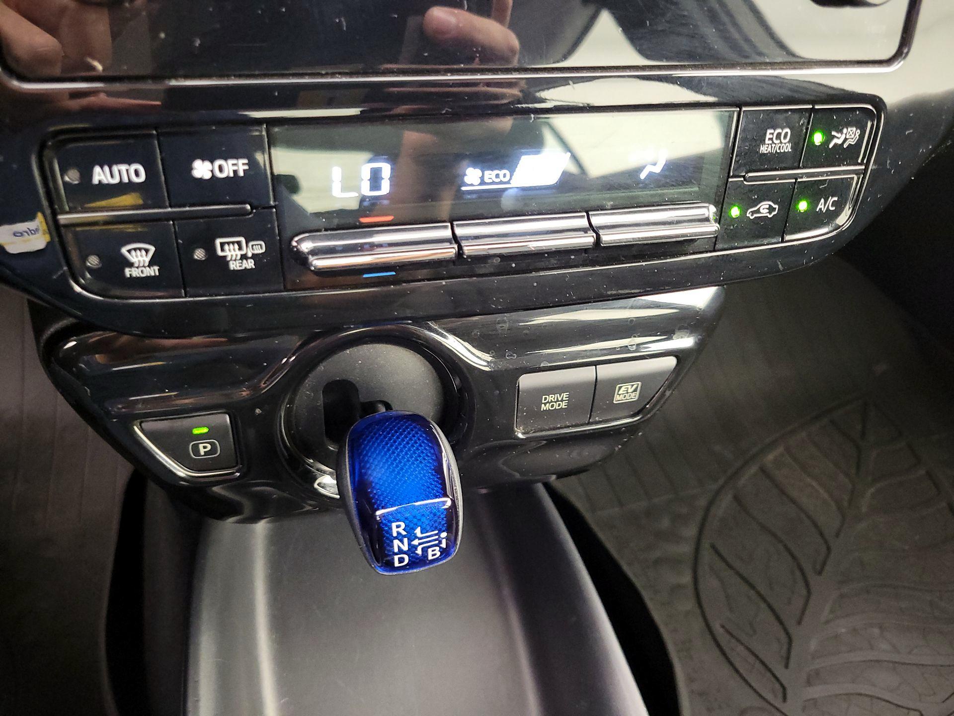 Thumbnail: 2018 Toyota Prius - 16