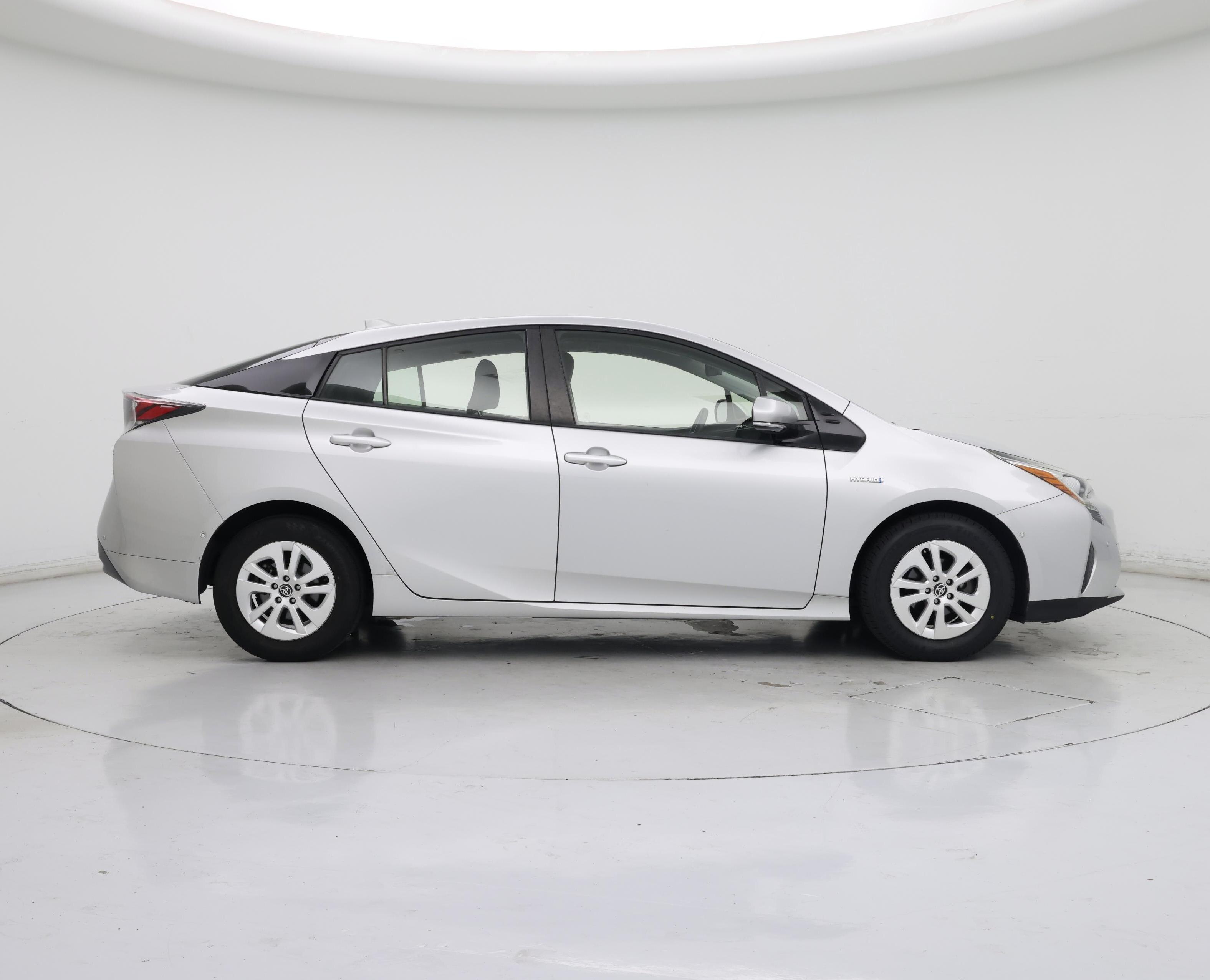Thumbnail: 2018 Toyota Prius - 7