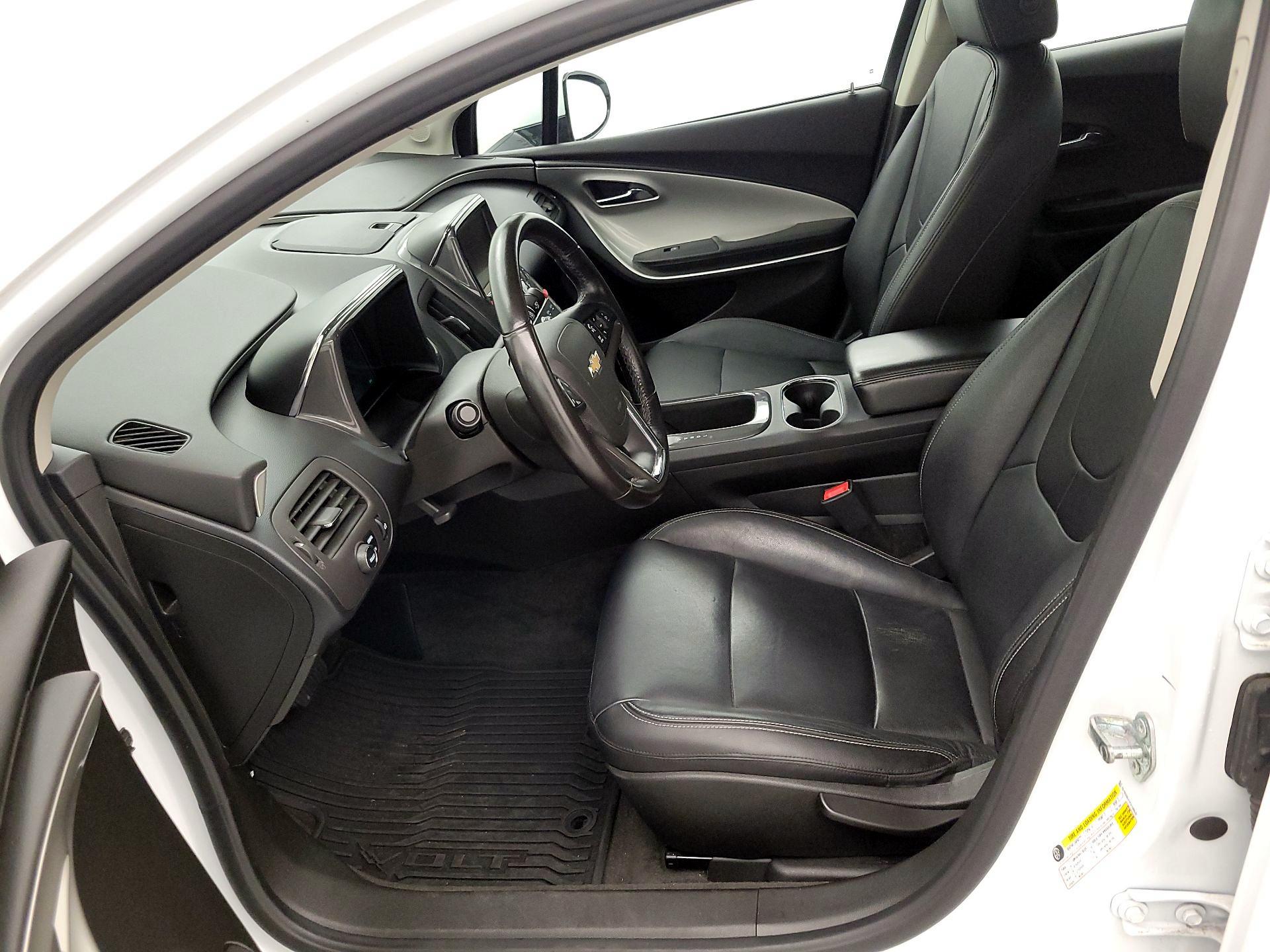 Thumbnail: 2015 Chevrolet Volt - 11