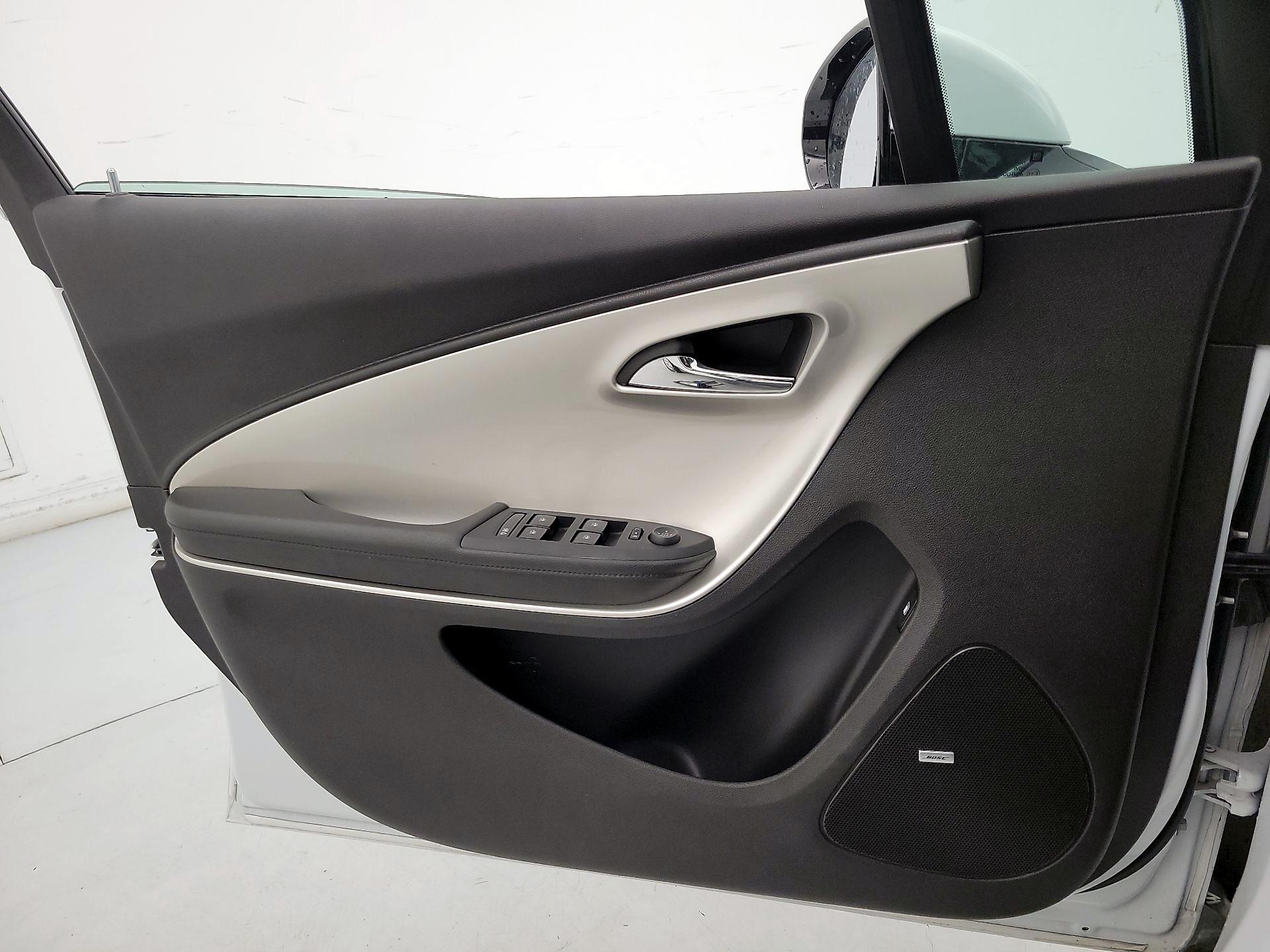 Thumbnail: 2015 Chevrolet Volt - 12