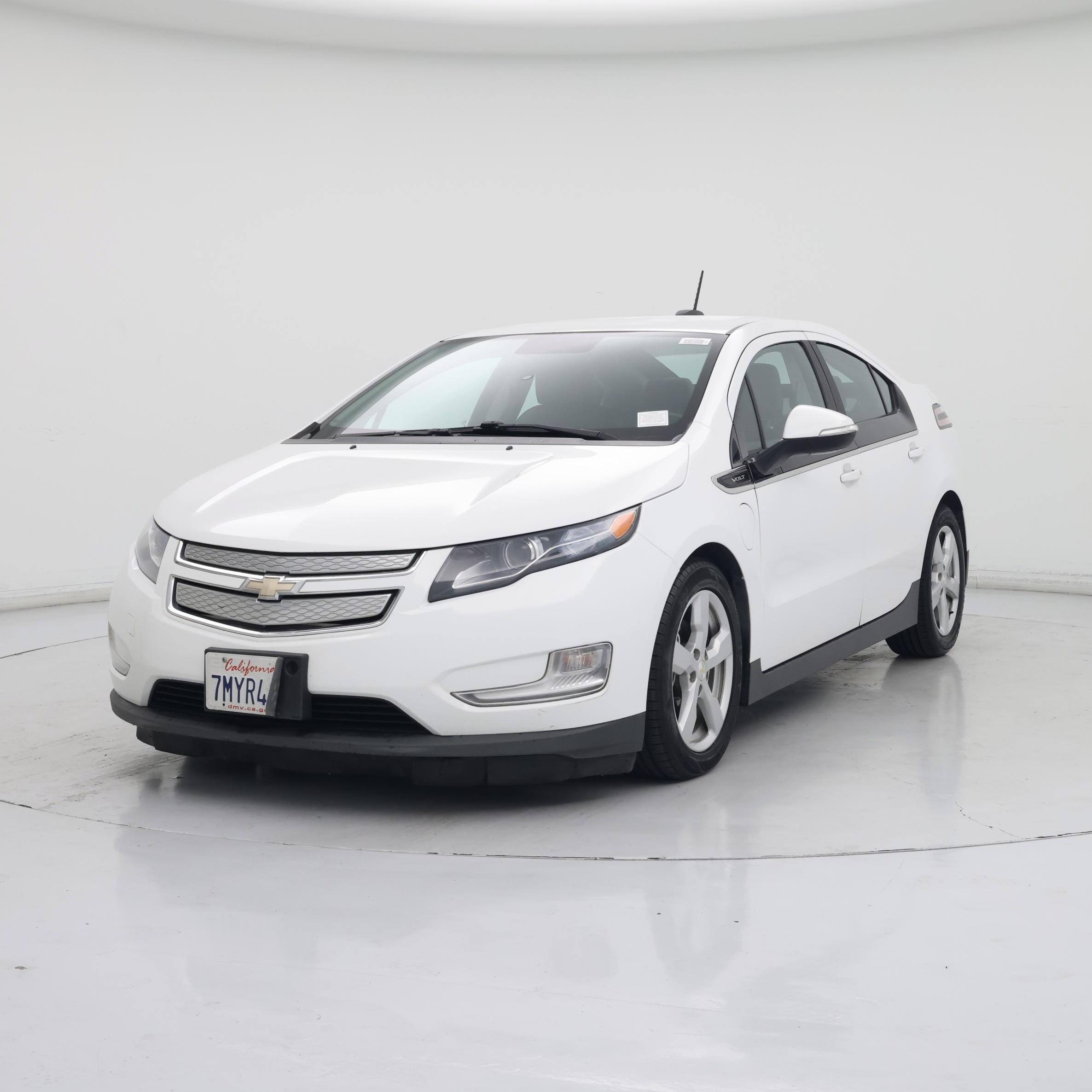 Thumbnail: 2015 Chevrolet Volt - 4