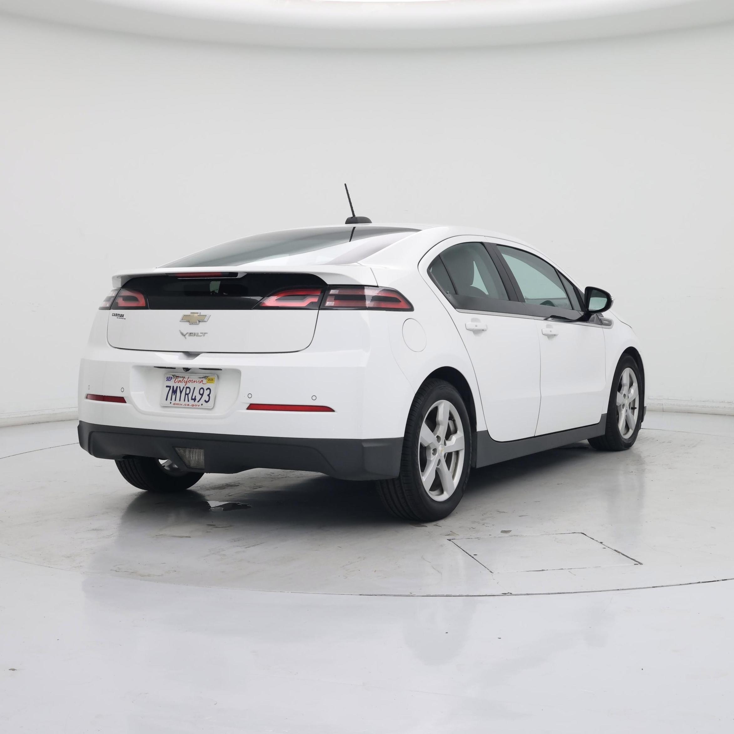 Thumbnail: 2015 Chevrolet Volt - 8