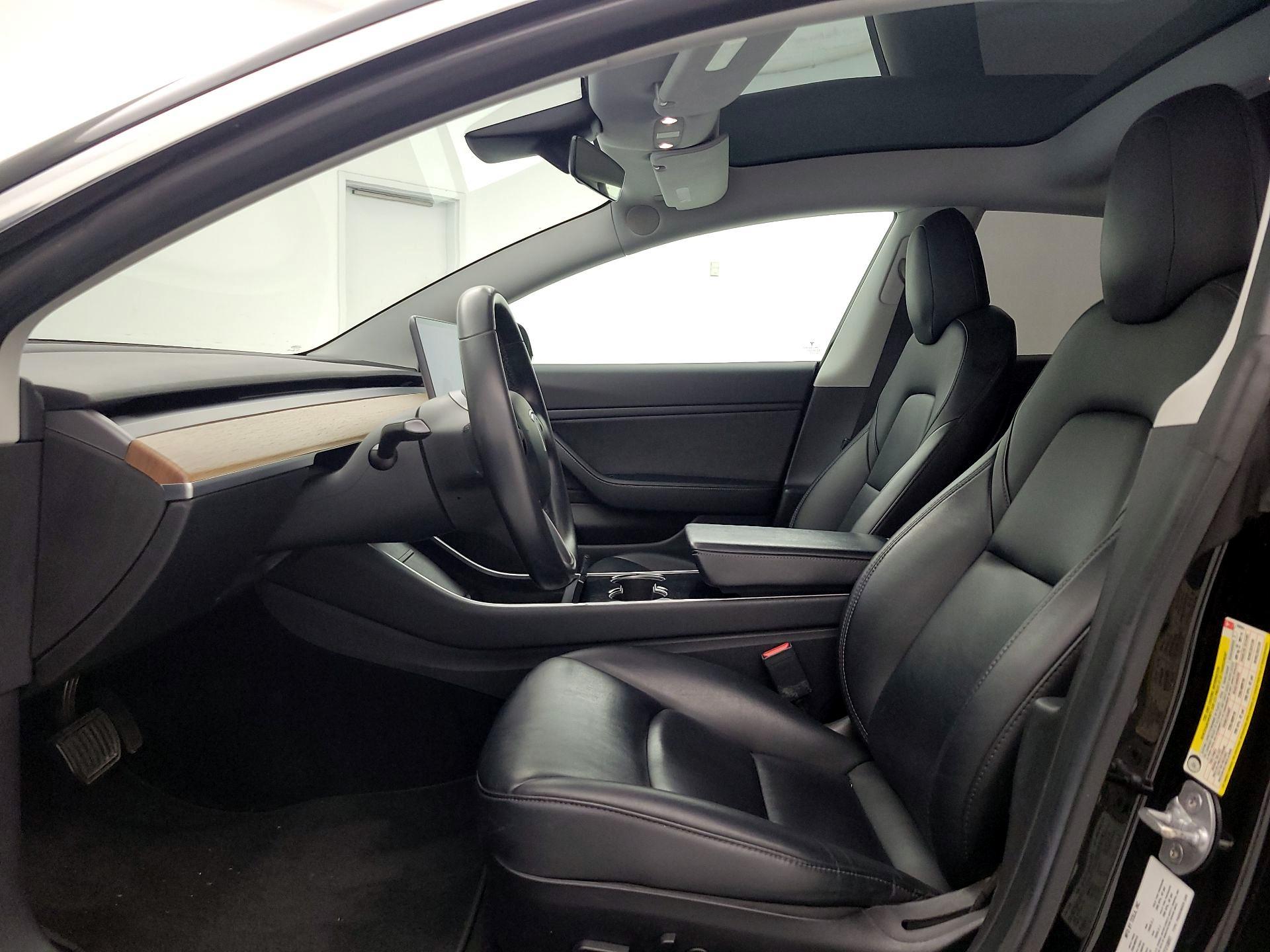 Thumbnail: 2019 Tesla Model 3 - 11
