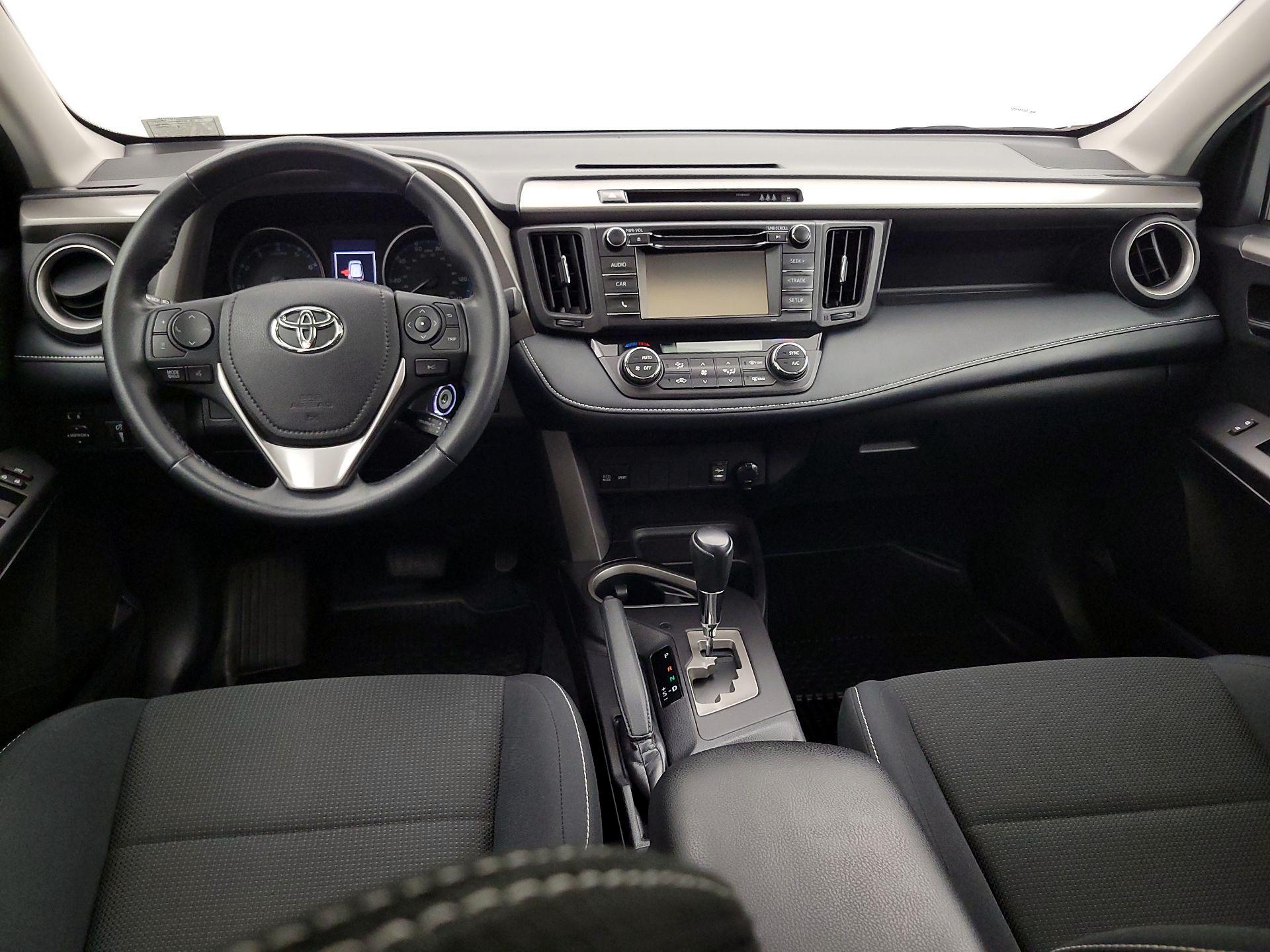Thumbnail: 2018 Toyota RAV4 - 9