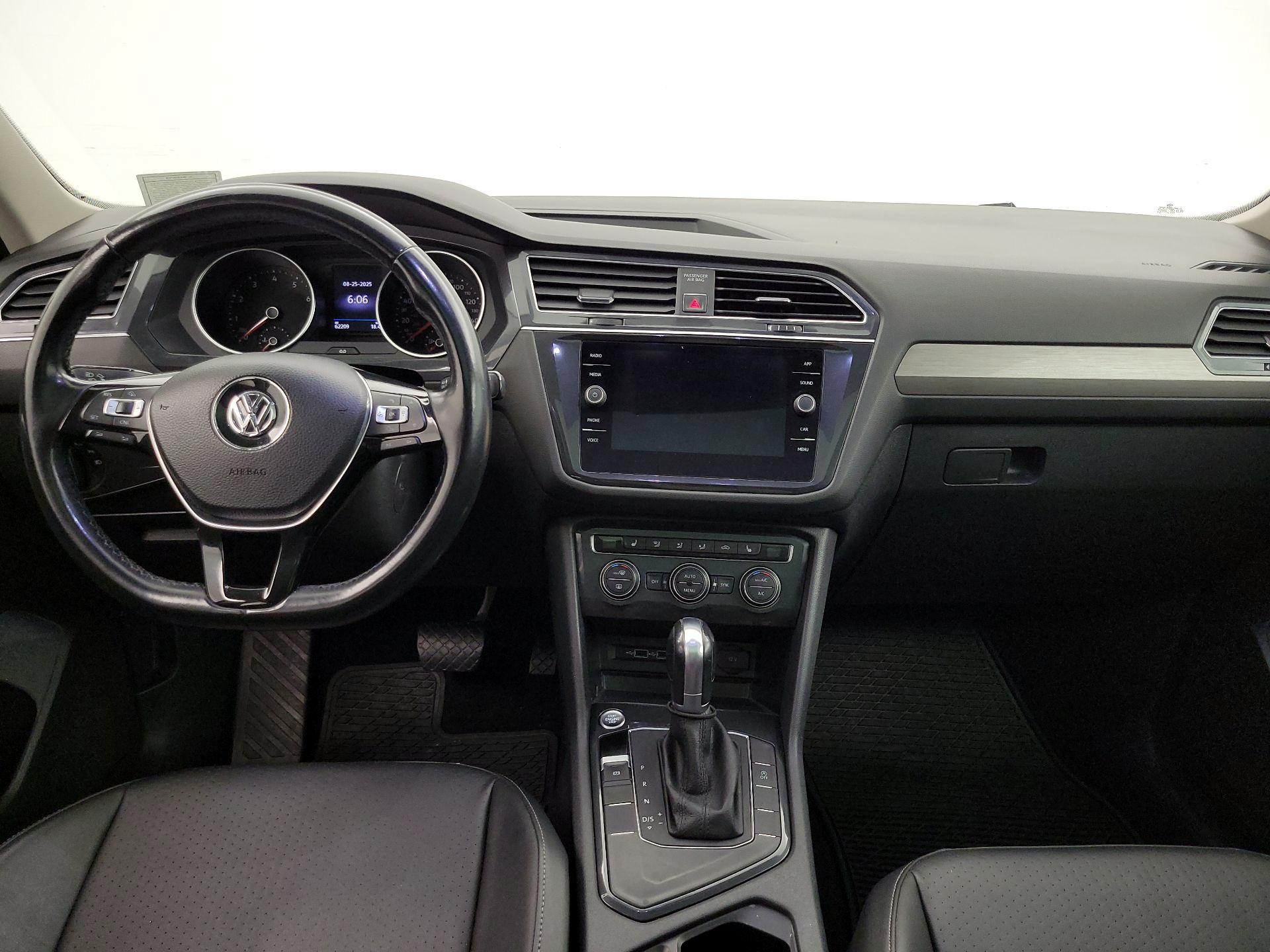 Thumbnail: 2018 Volkswagen Tiguan - 9