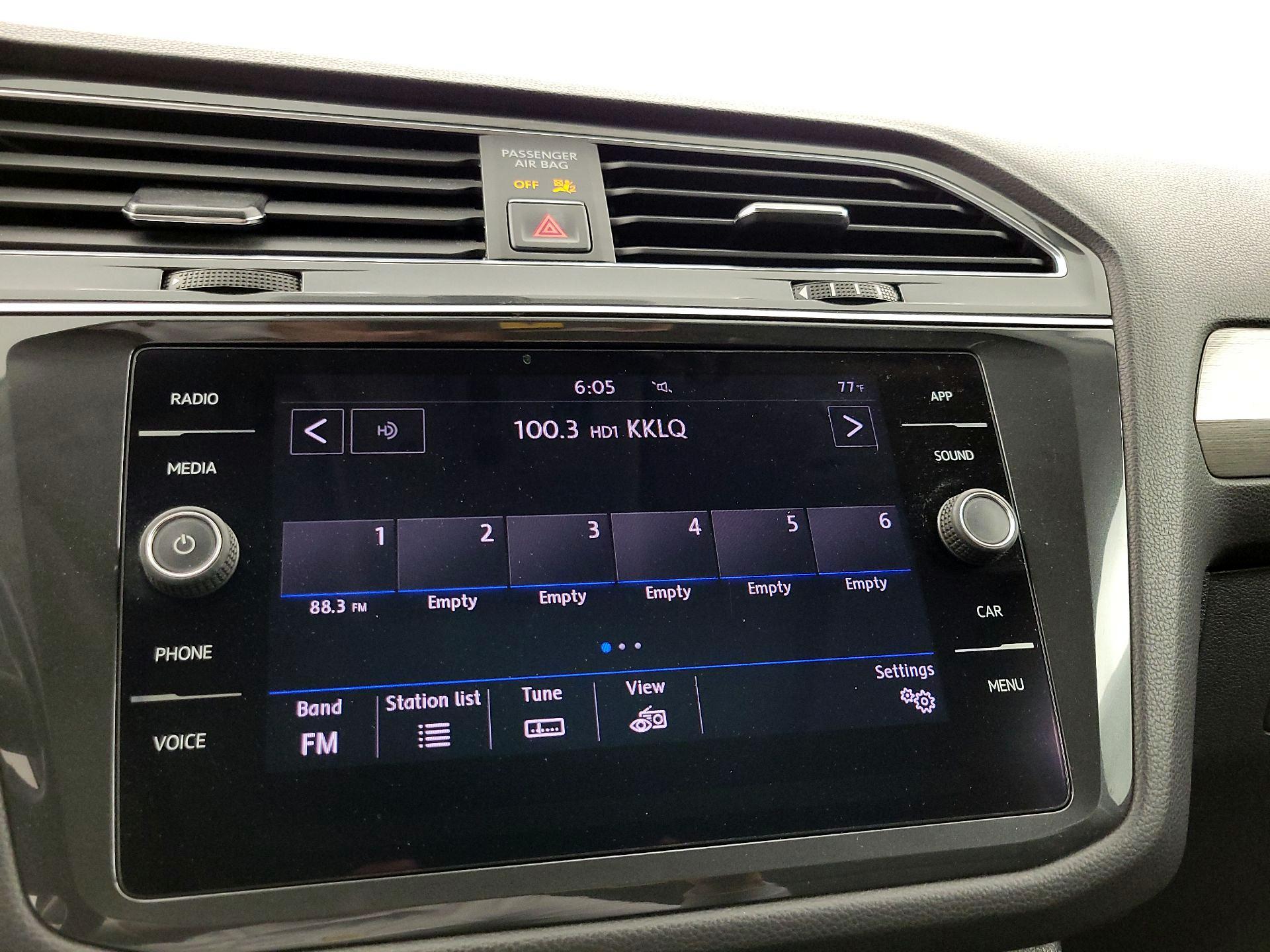 Thumbnail: 2018 Volkswagen Tiguan - 15