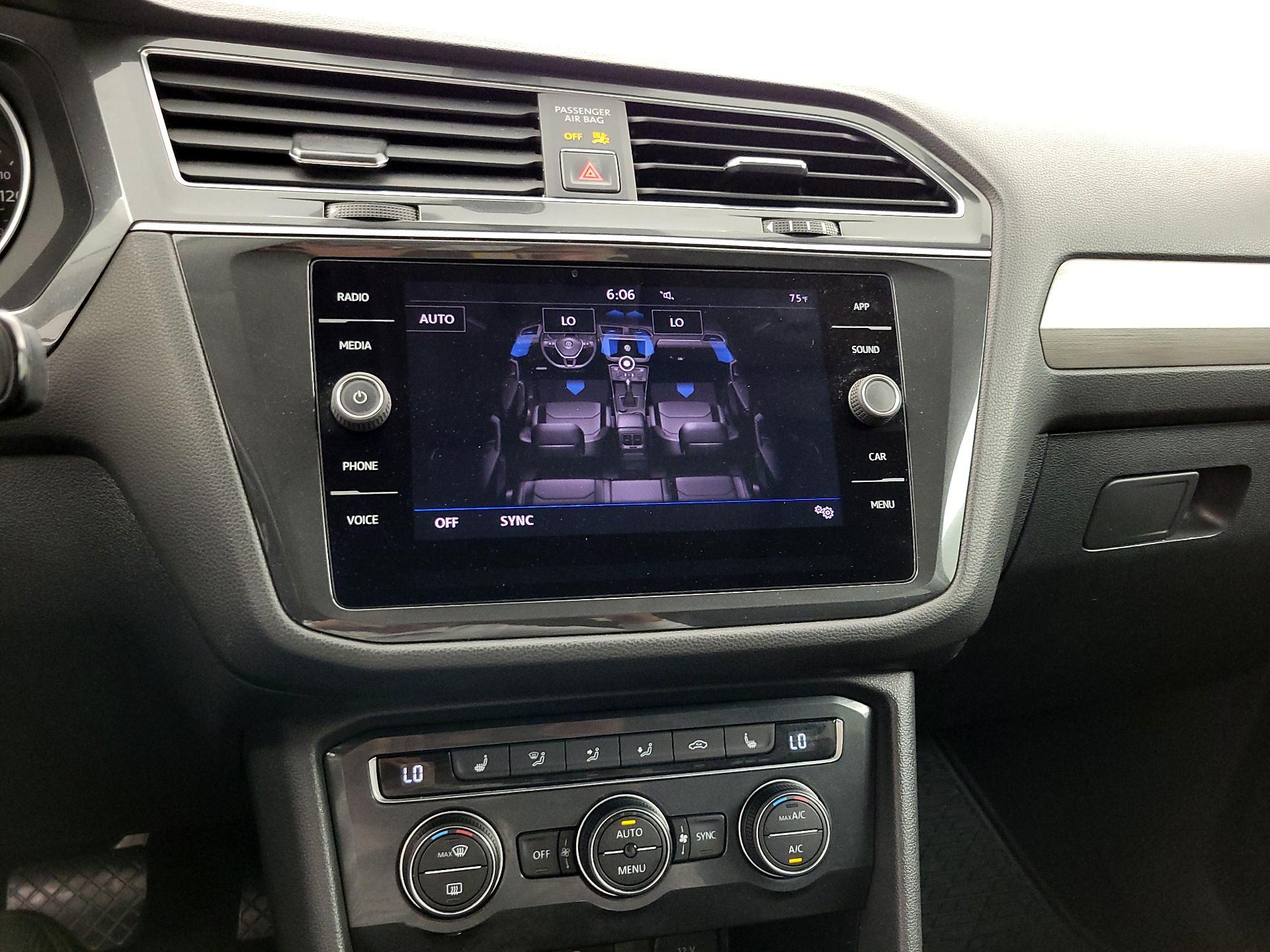 Thumbnail: 2018 Volkswagen Tiguan - 16