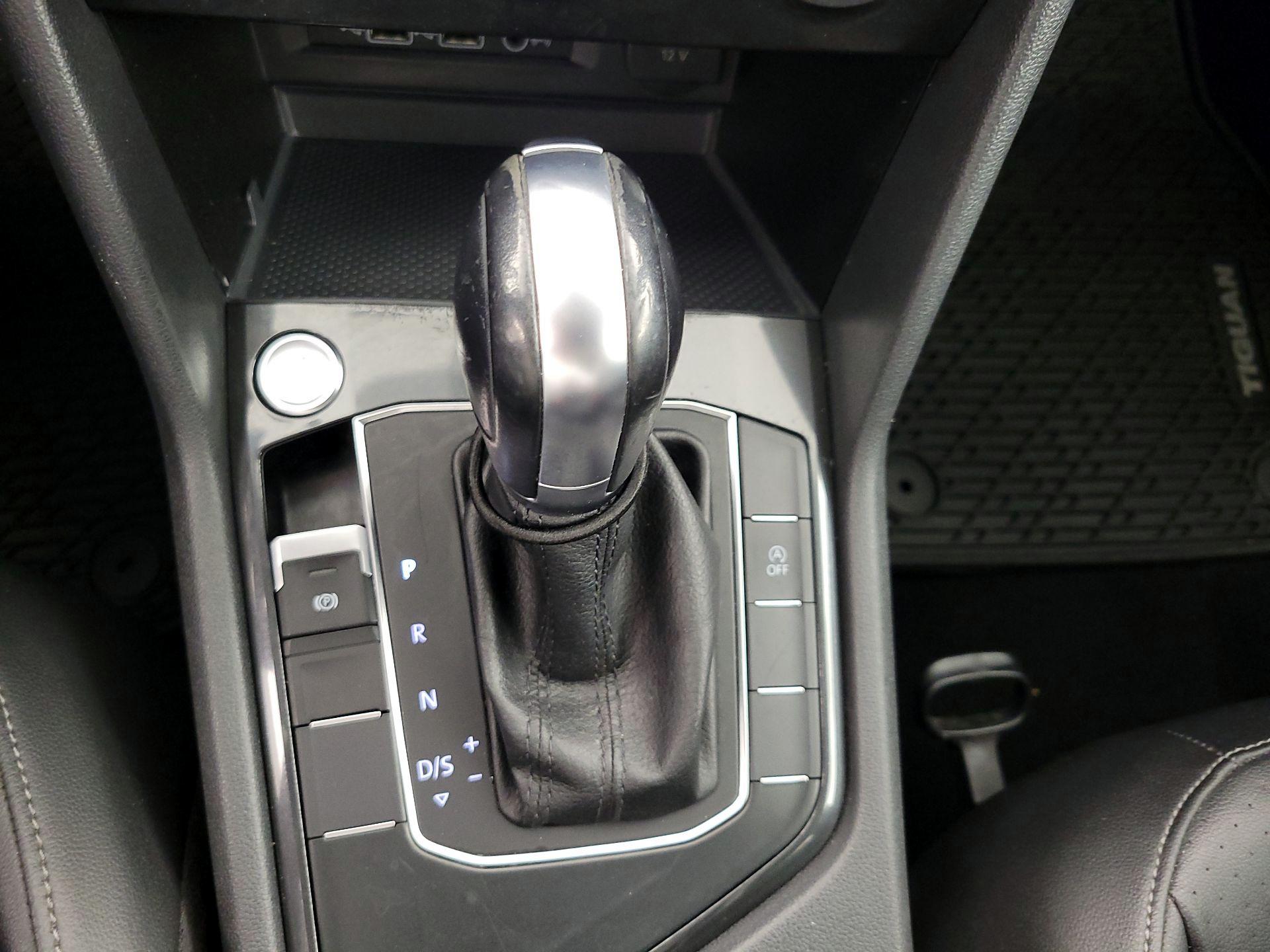 Thumbnail: 2018 Volkswagen Tiguan - 17