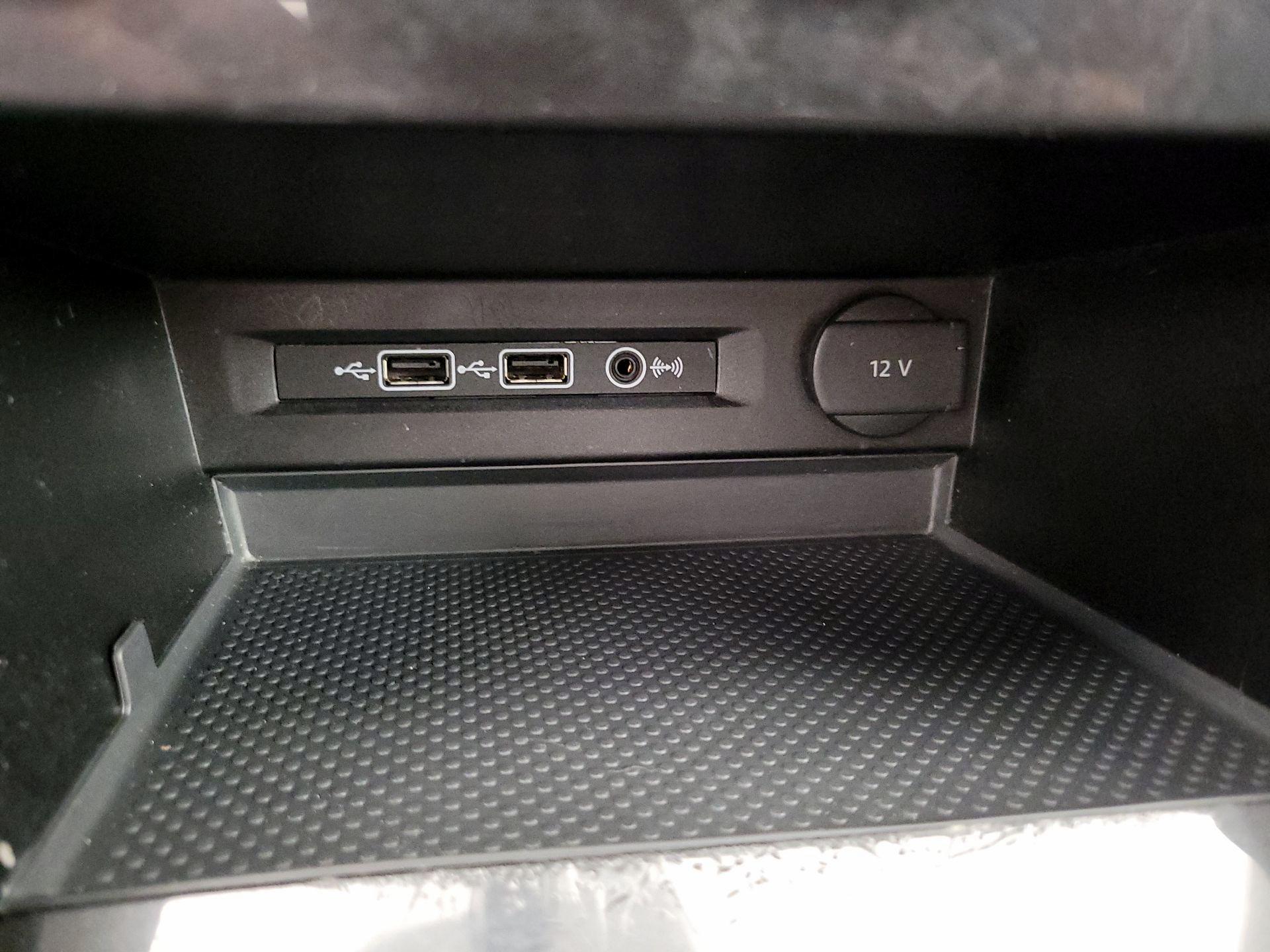 Thumbnail: 2018 Volkswagen Tiguan - 18