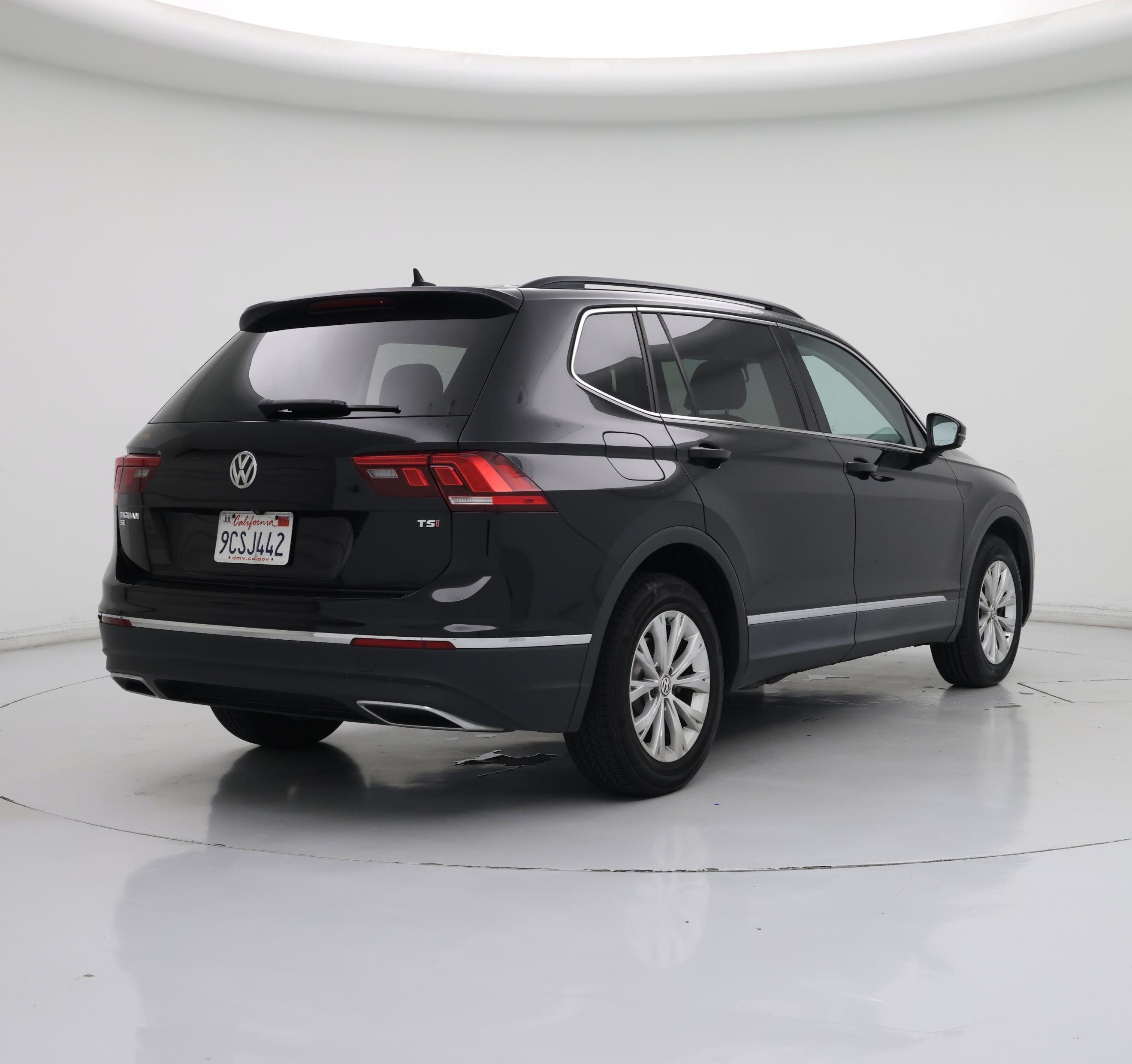 Thumbnail: 2018 Volkswagen Tiguan - 8