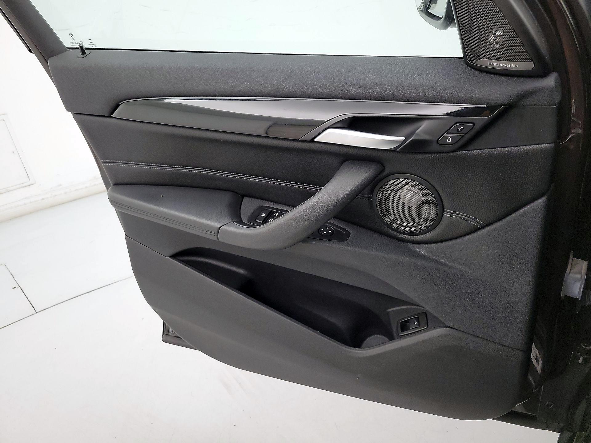 Thumbnail: 2017 BMW X1 - 12