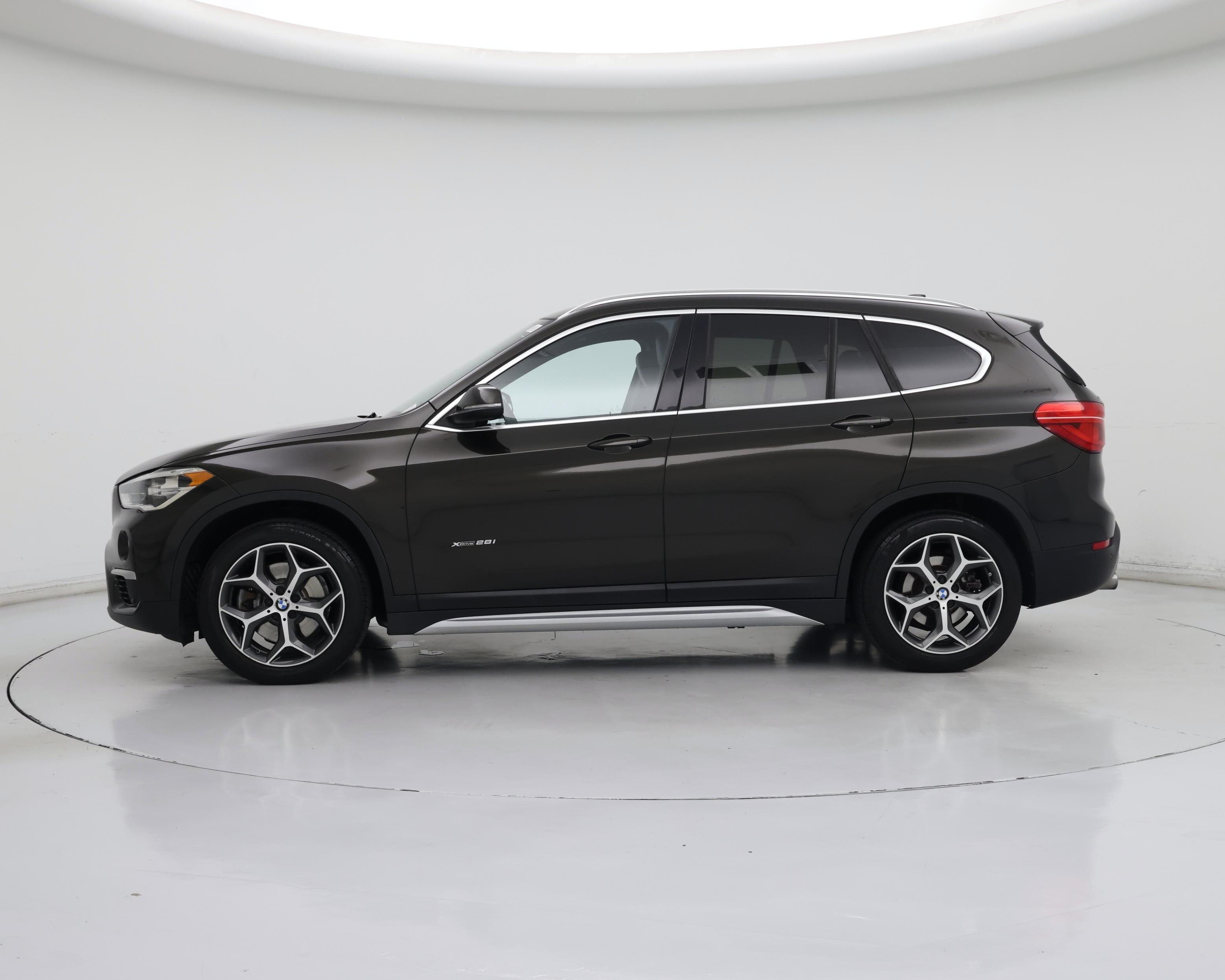 Thumbnail: 2017 BMW X1 - 3