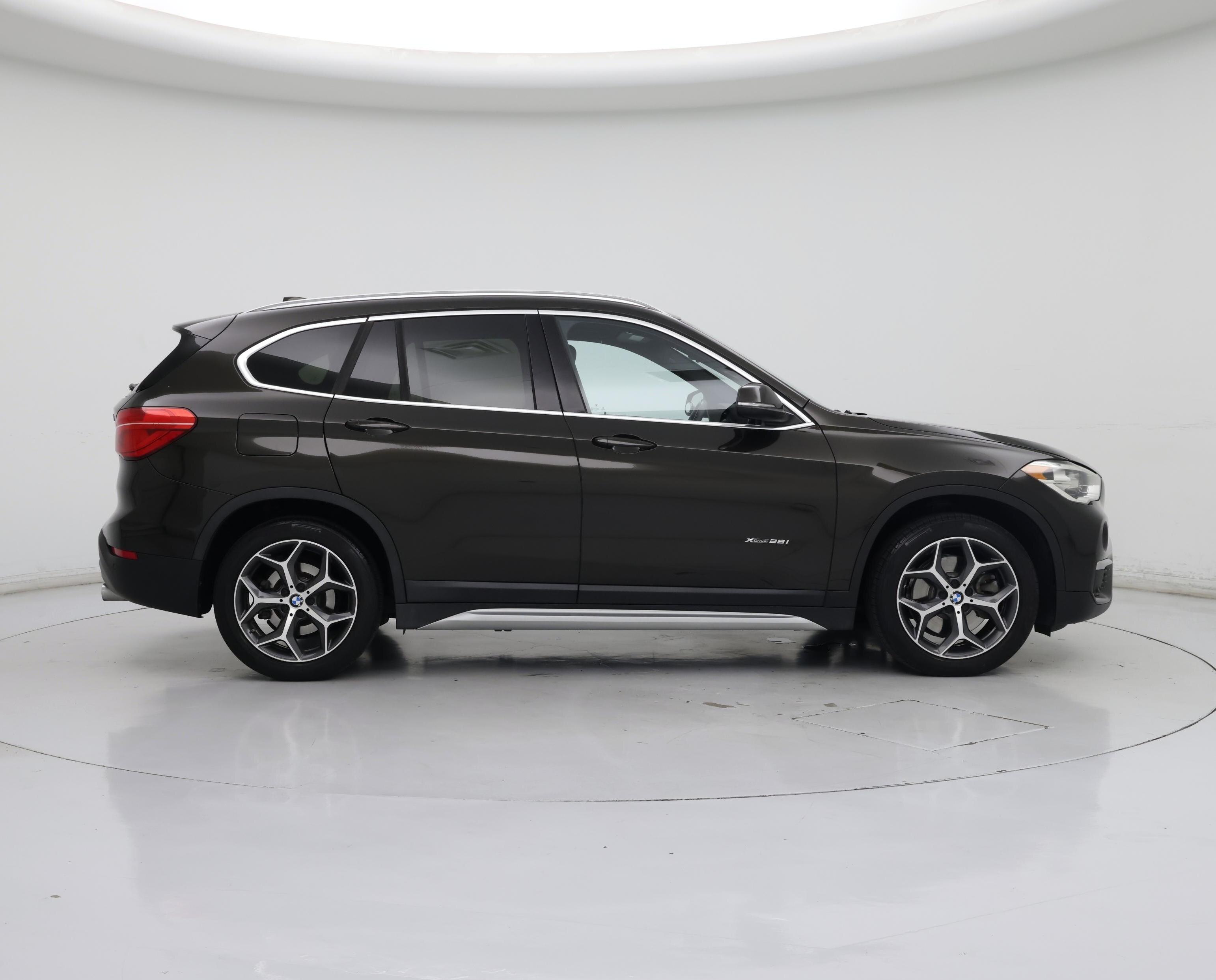 Thumbnail: 2017 BMW X1 - 7