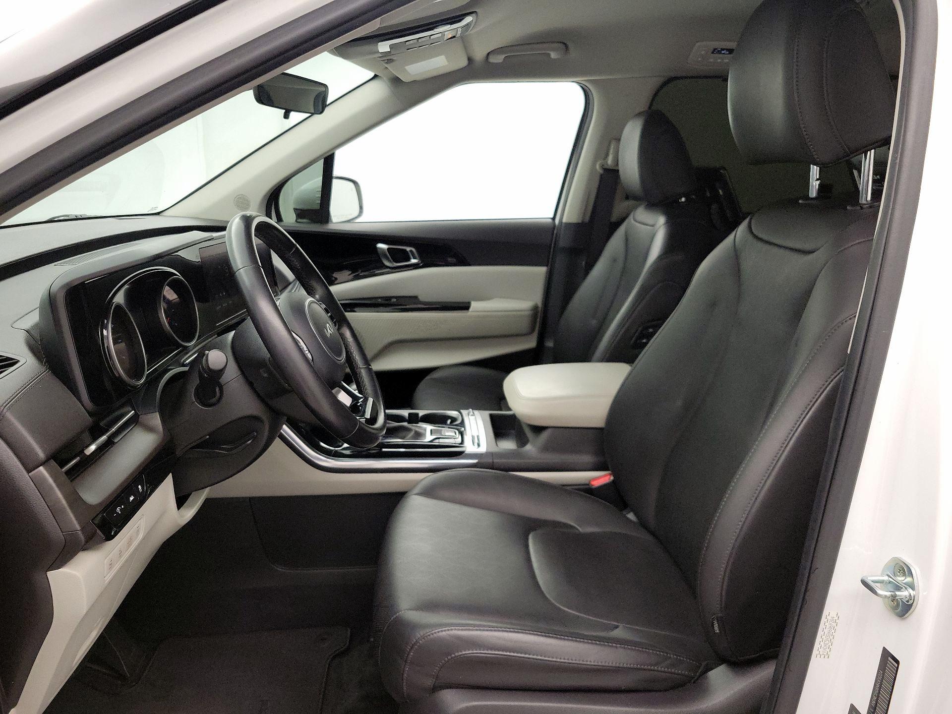 Thumbnail: 2022 Kia Carnival - 11