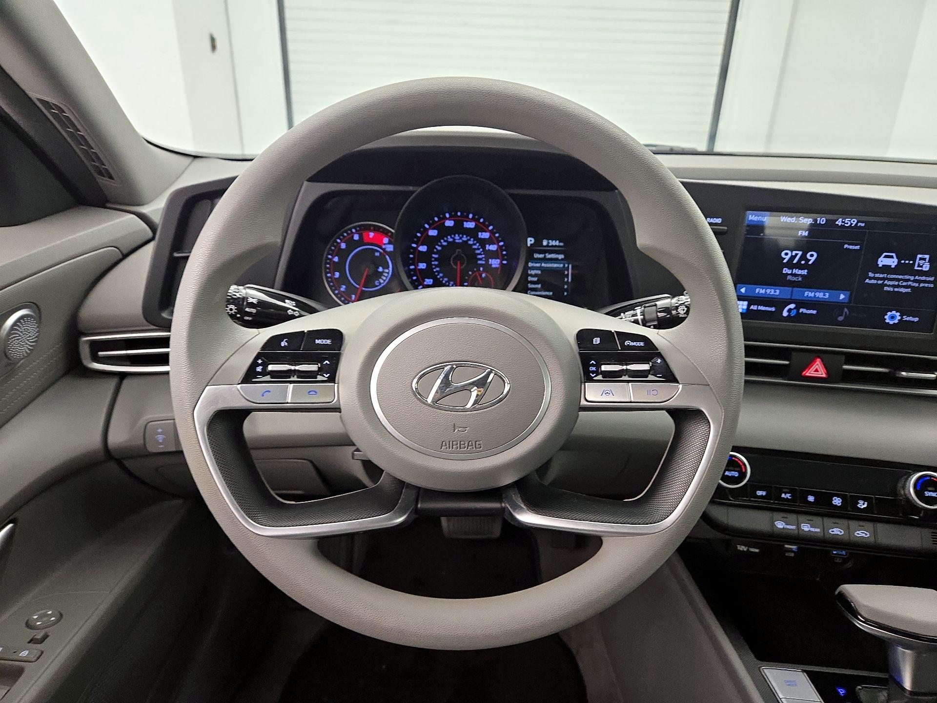 Thumbnail: 2022 Hyundai Elantra - 10