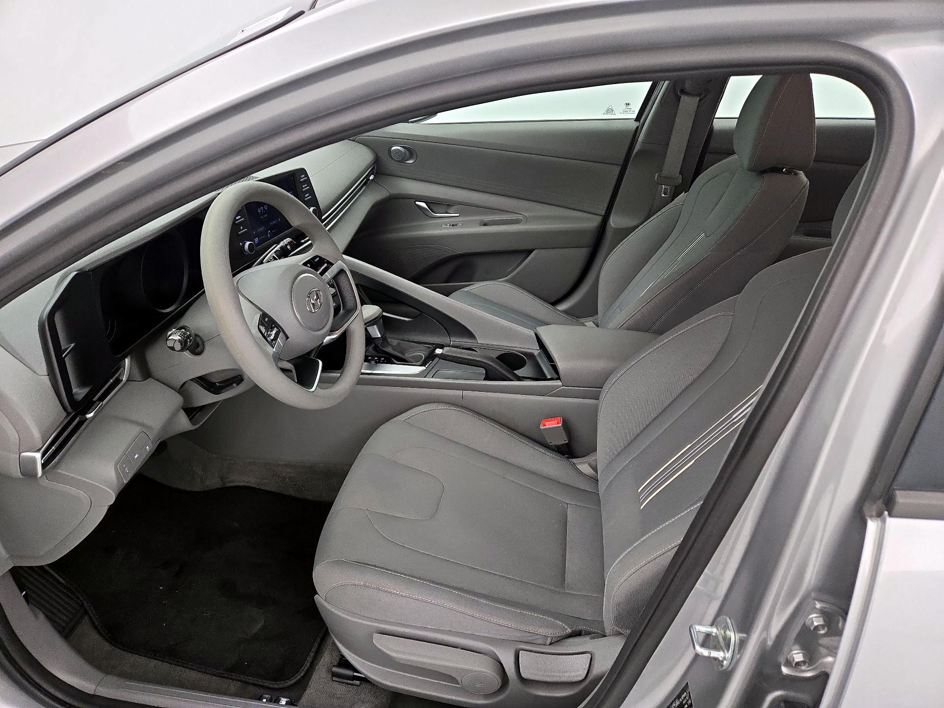 Thumbnail: 2022 Hyundai Elantra - 11