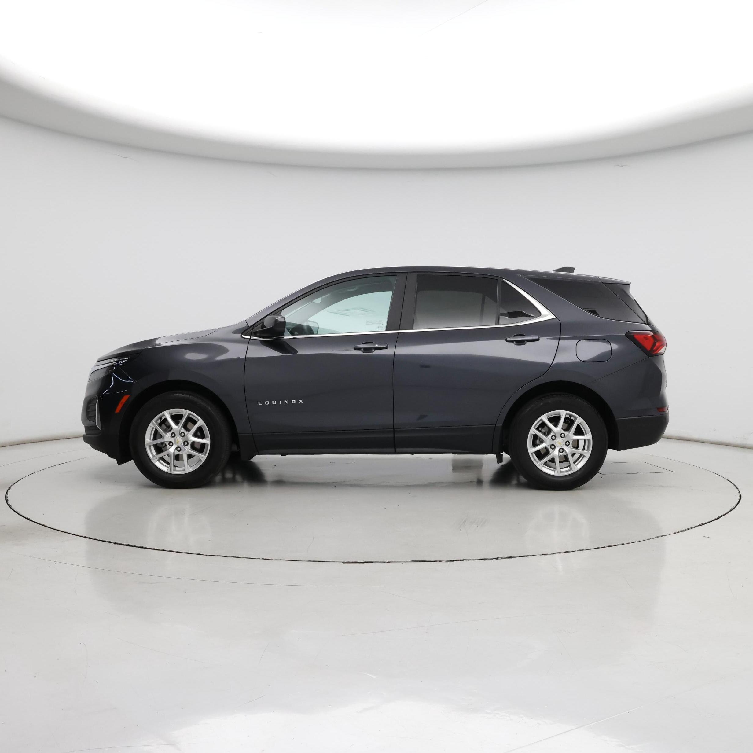 Thumbnail: 2022 Chevrolet Equinox - 3