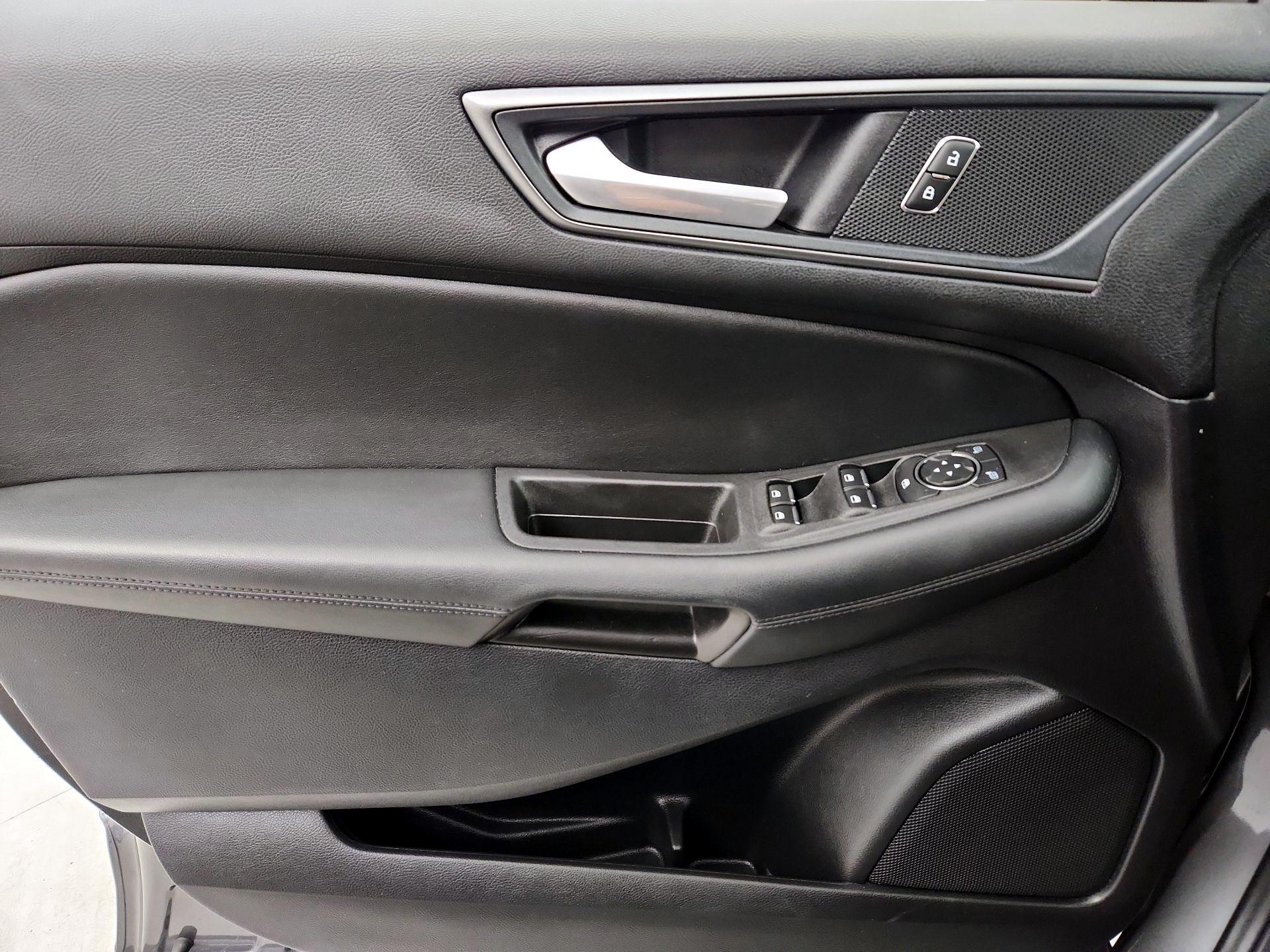 Thumbnail: 2021 Ford Edge - 12