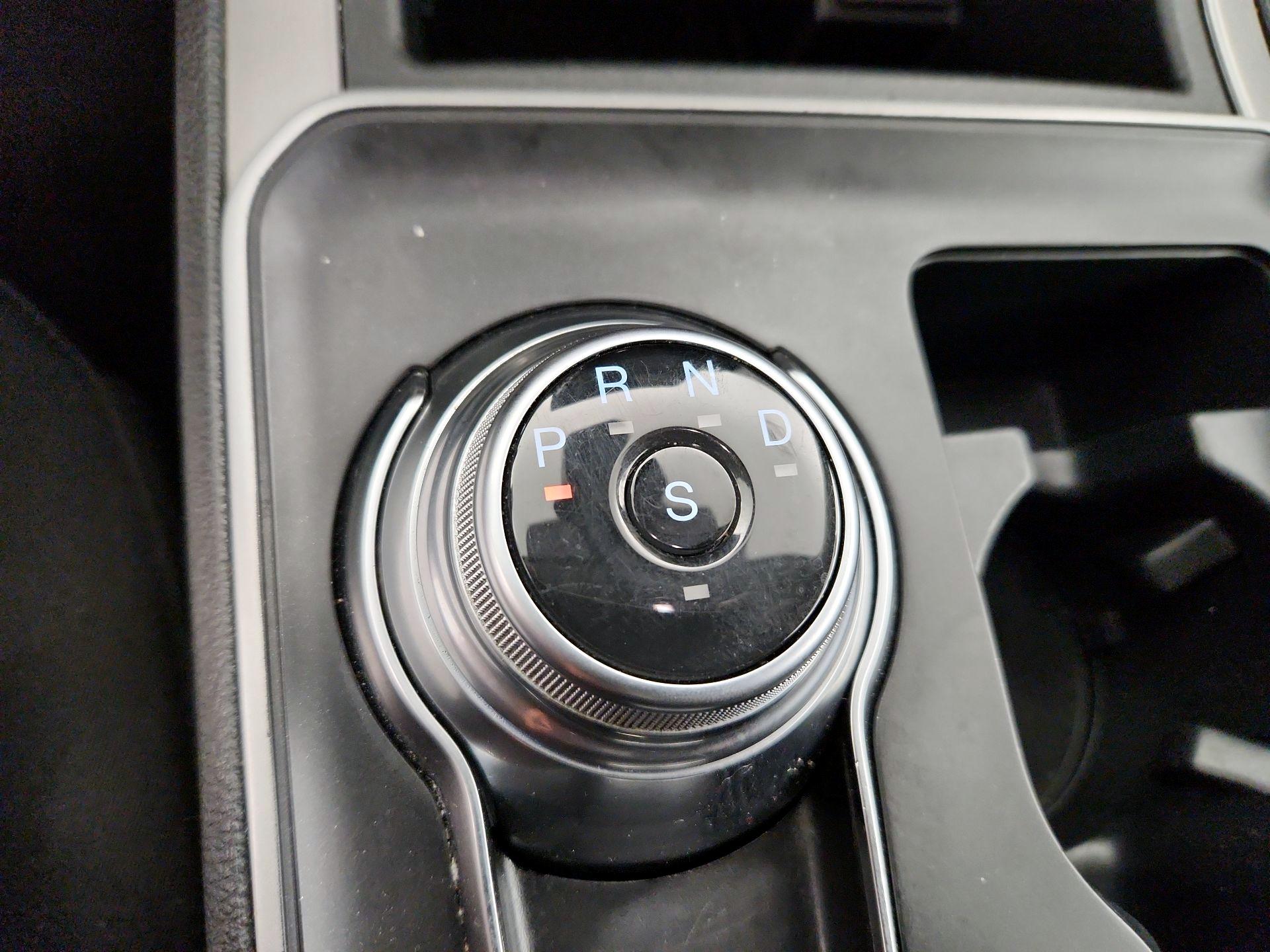 Thumbnail: 2021 Ford Edge - 17