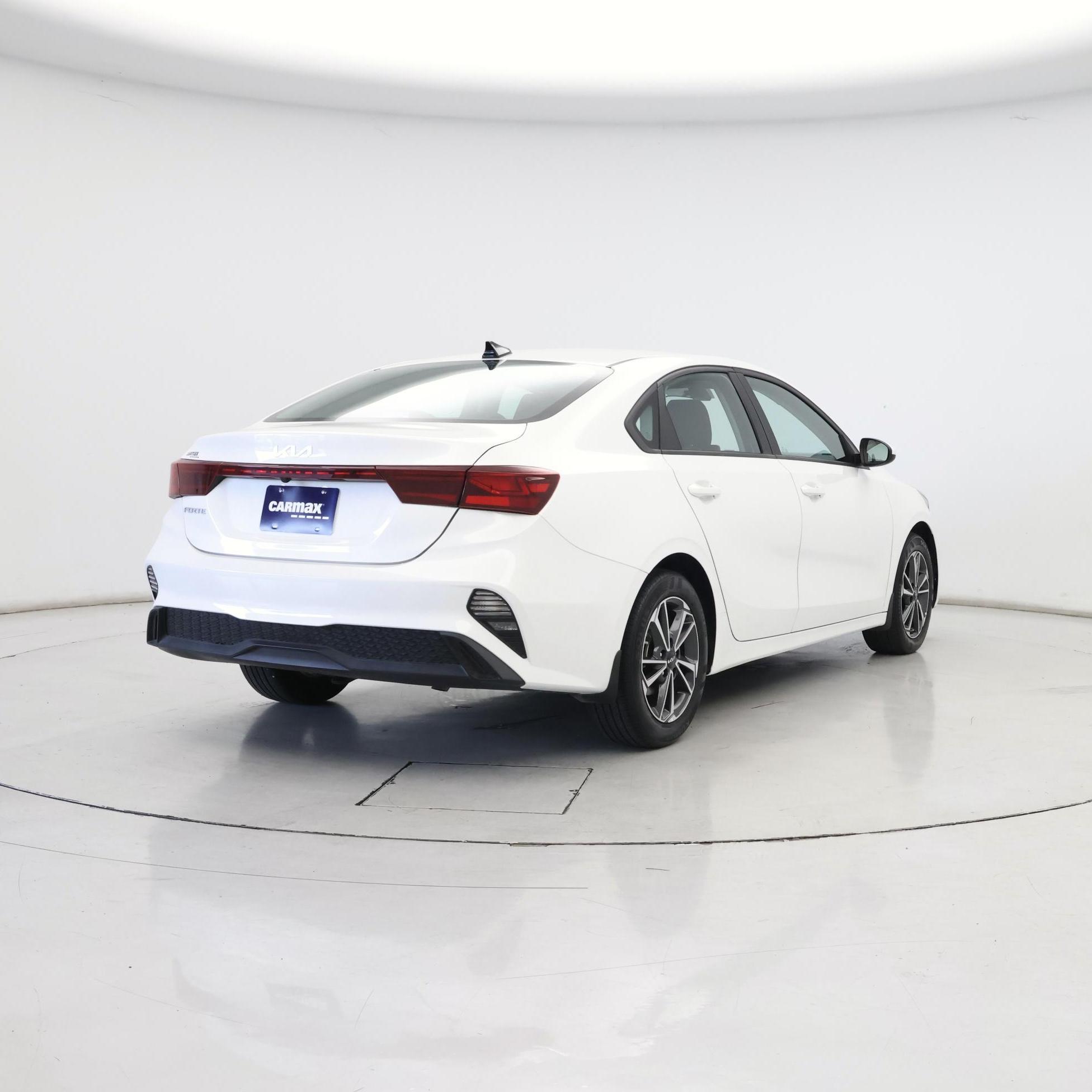 Thumbnail: 2023 Kia Forte - 8