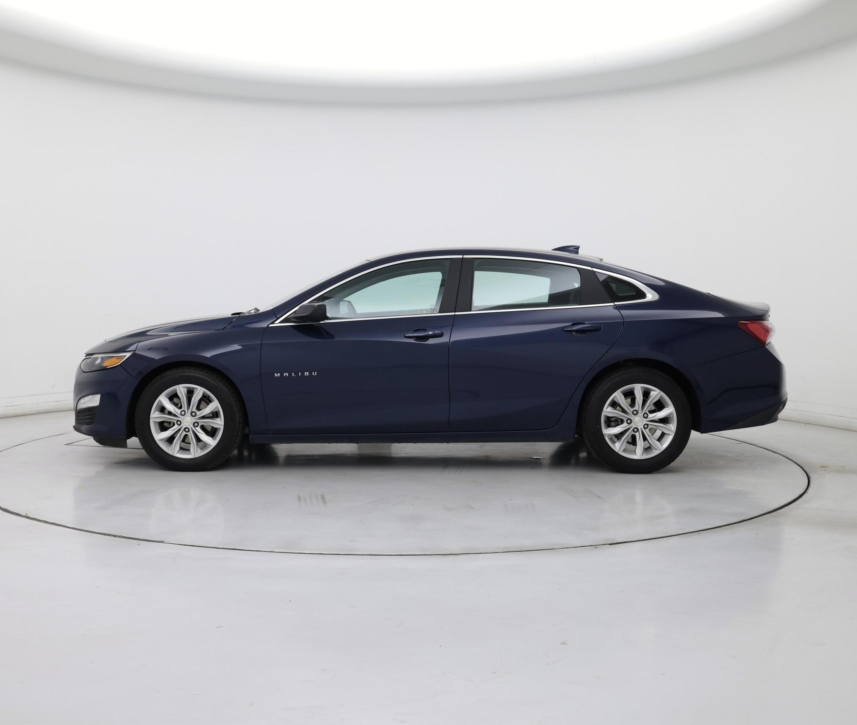 Thumbnail: 2021 Chevrolet Malibu - 3