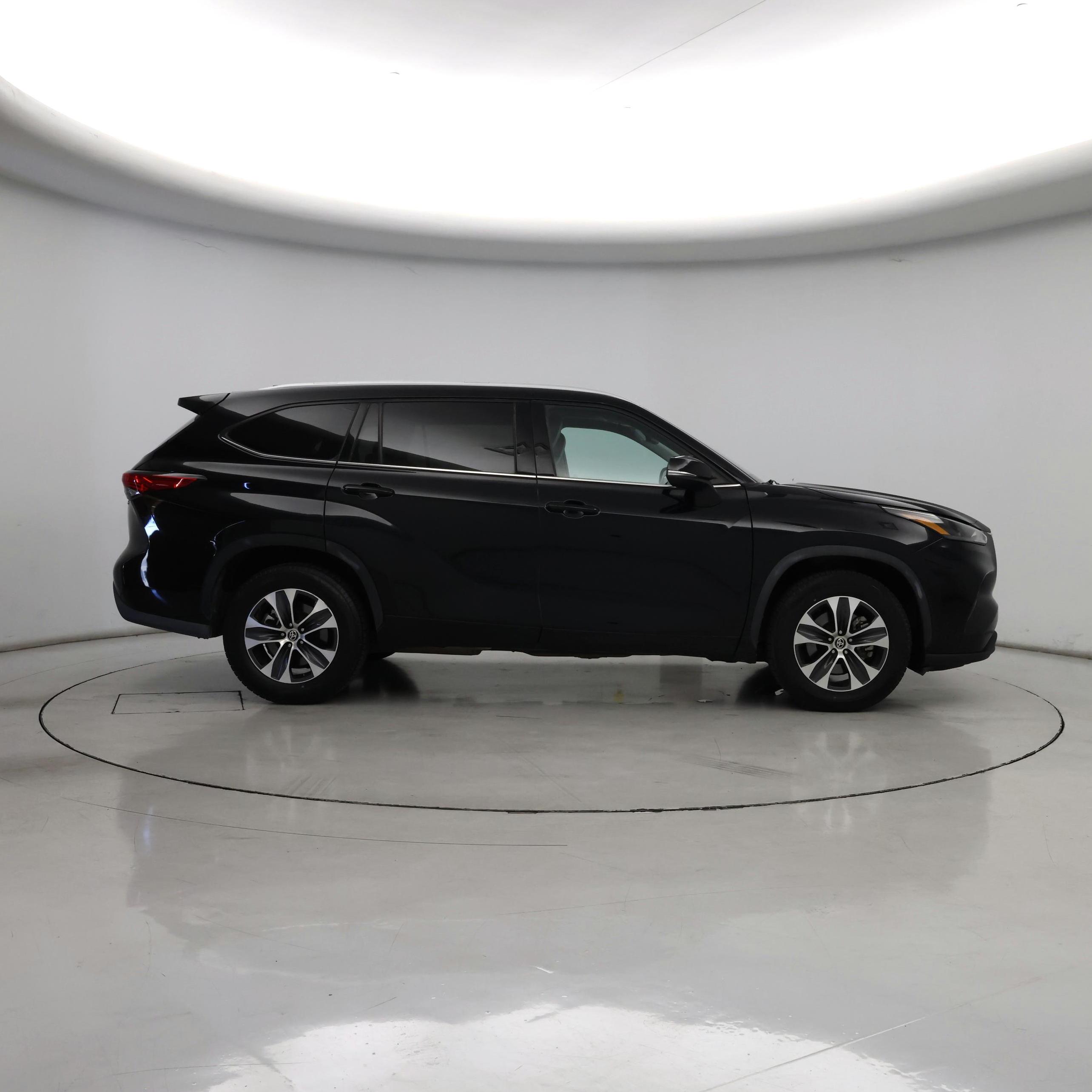 Thumbnail: 2022 Toyota Highlander - 7