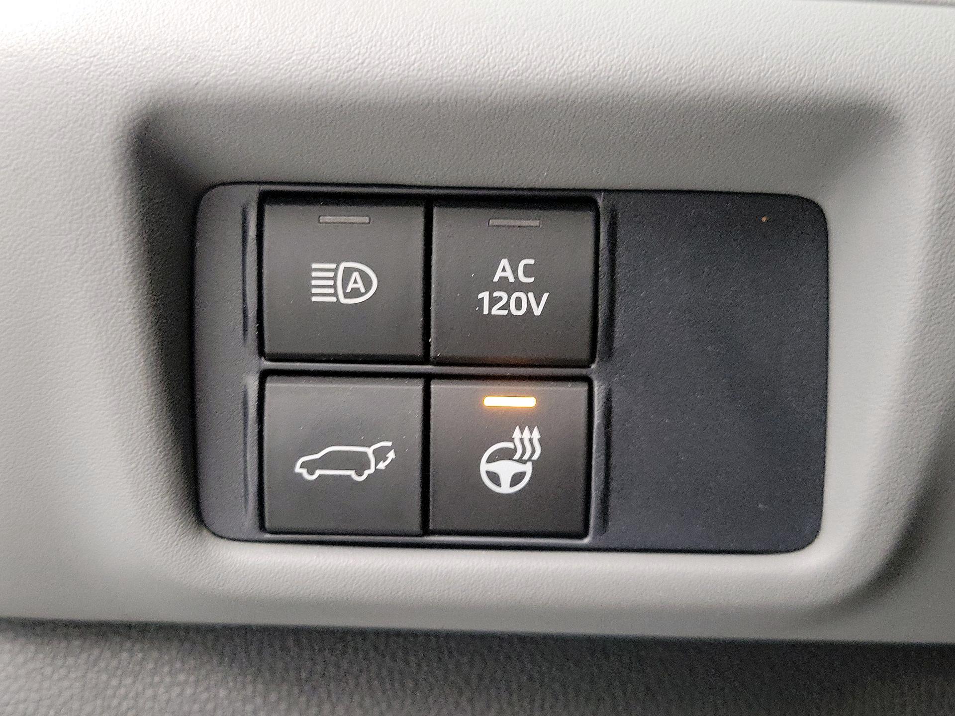 Thumbnail: 2021 Toyota Highlander - 13
