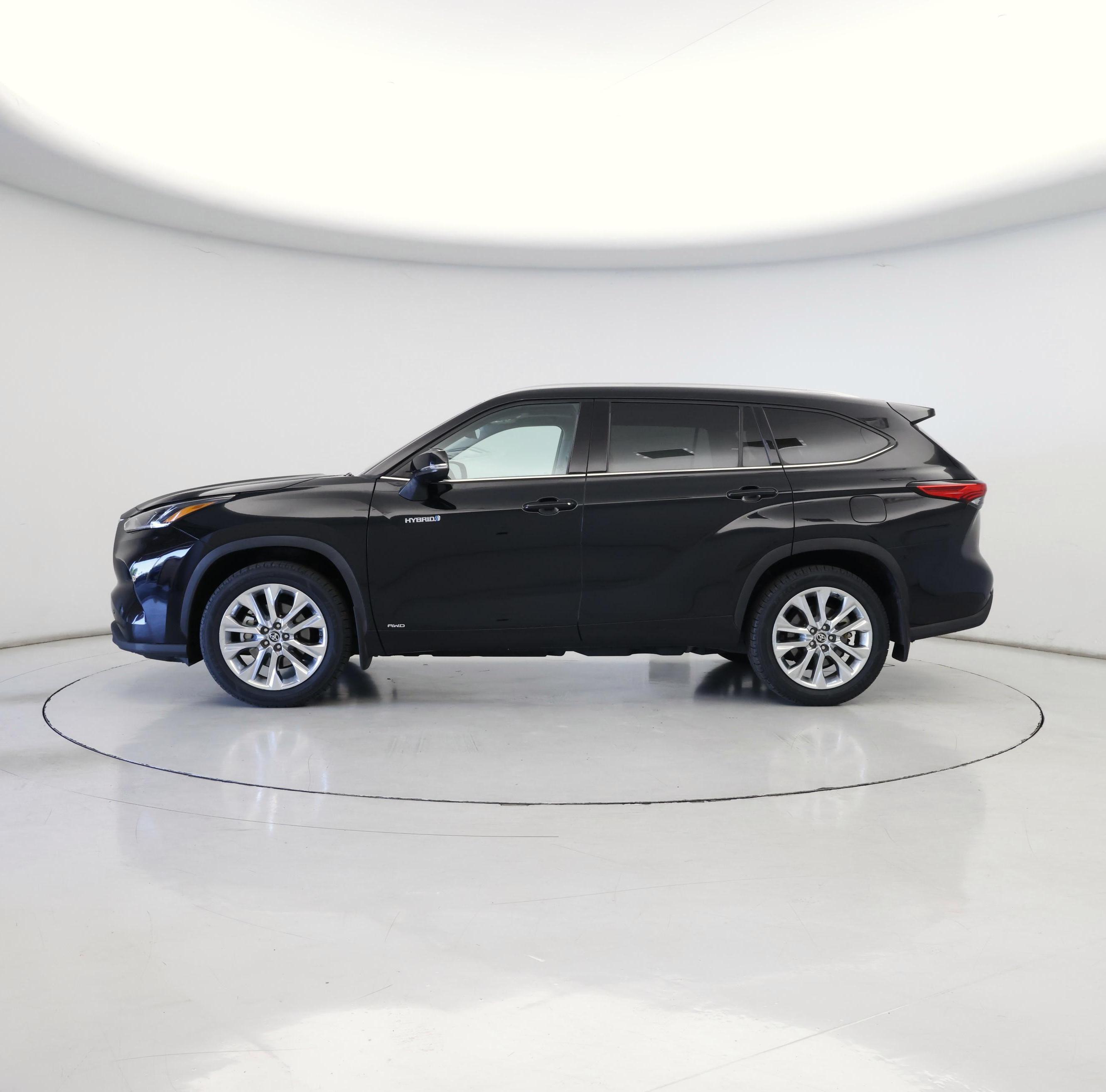 Thumbnail: 2021 Toyota Highlander - 3