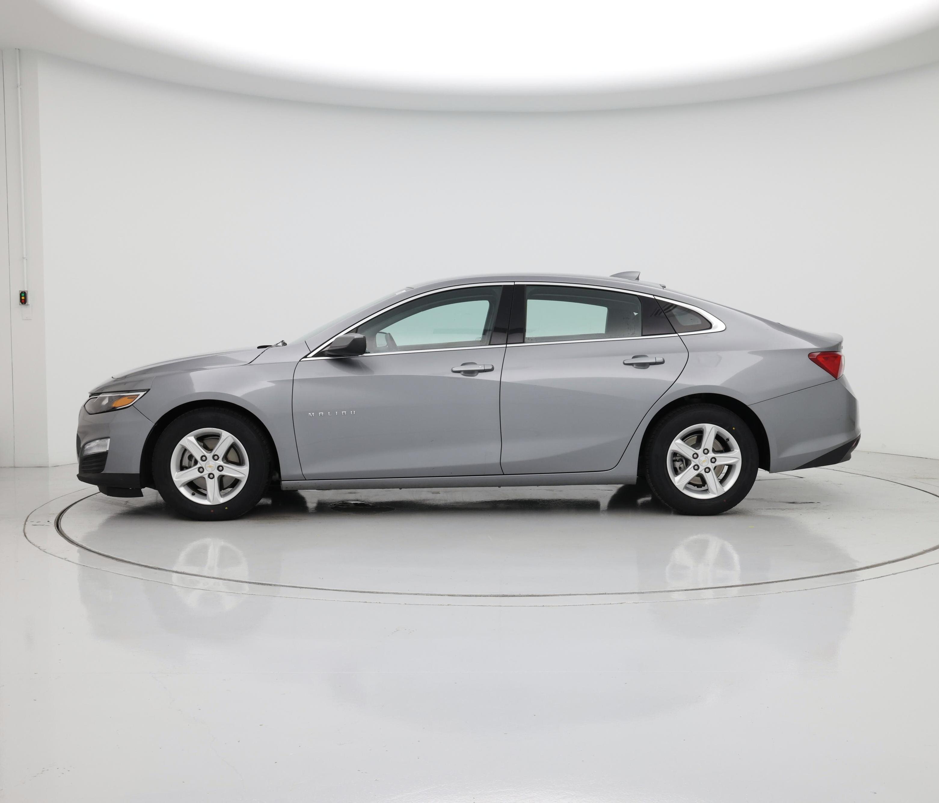 Thumbnail: 2023 Chevrolet Malibu - 3