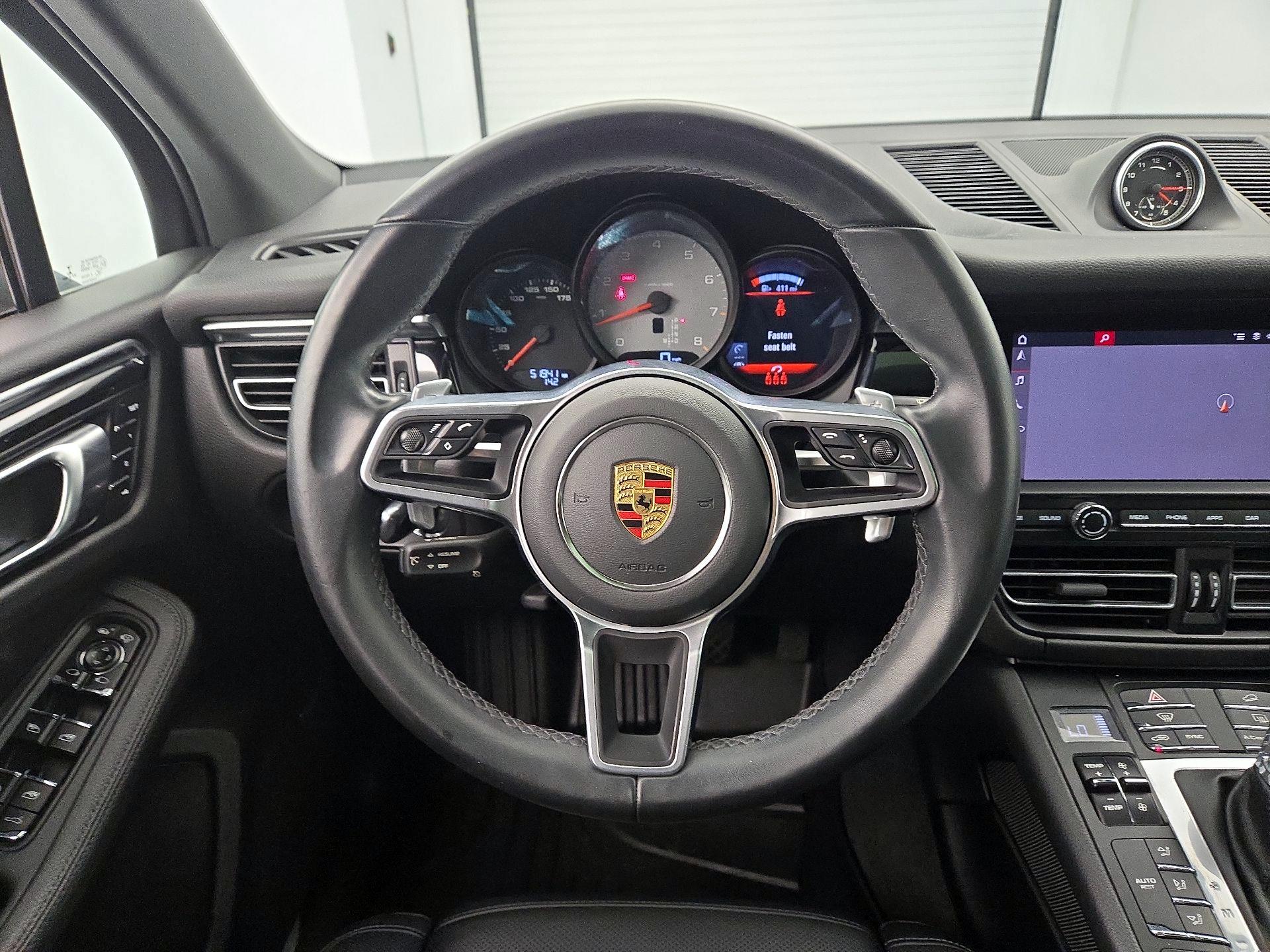Thumbnail: 2021 Porsche Macan - 10