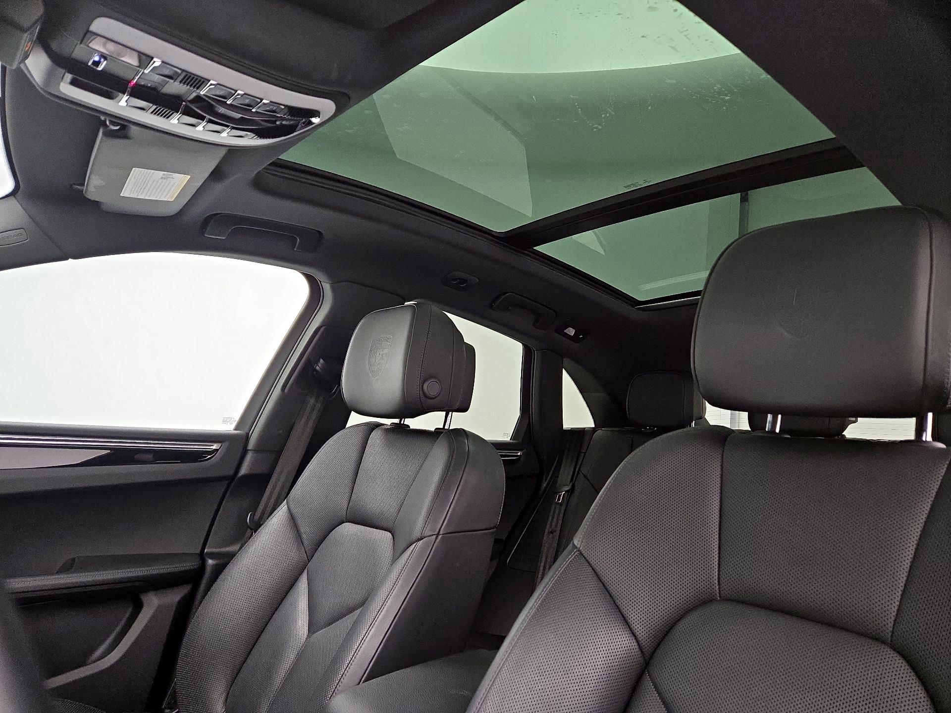 Thumbnail: 2021 Porsche Macan - 20