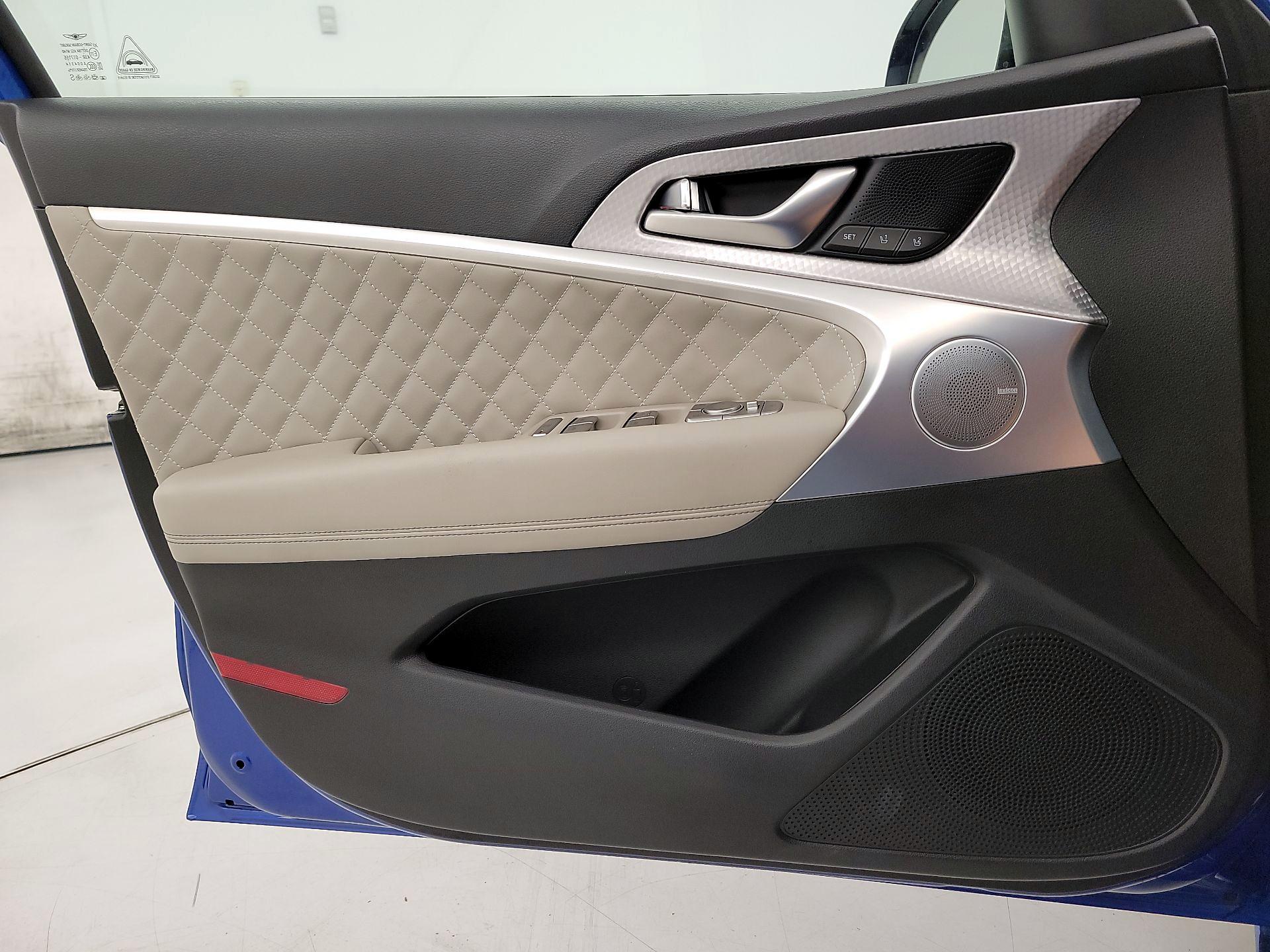 Thumbnail: 2023 Genesis G70 - 12