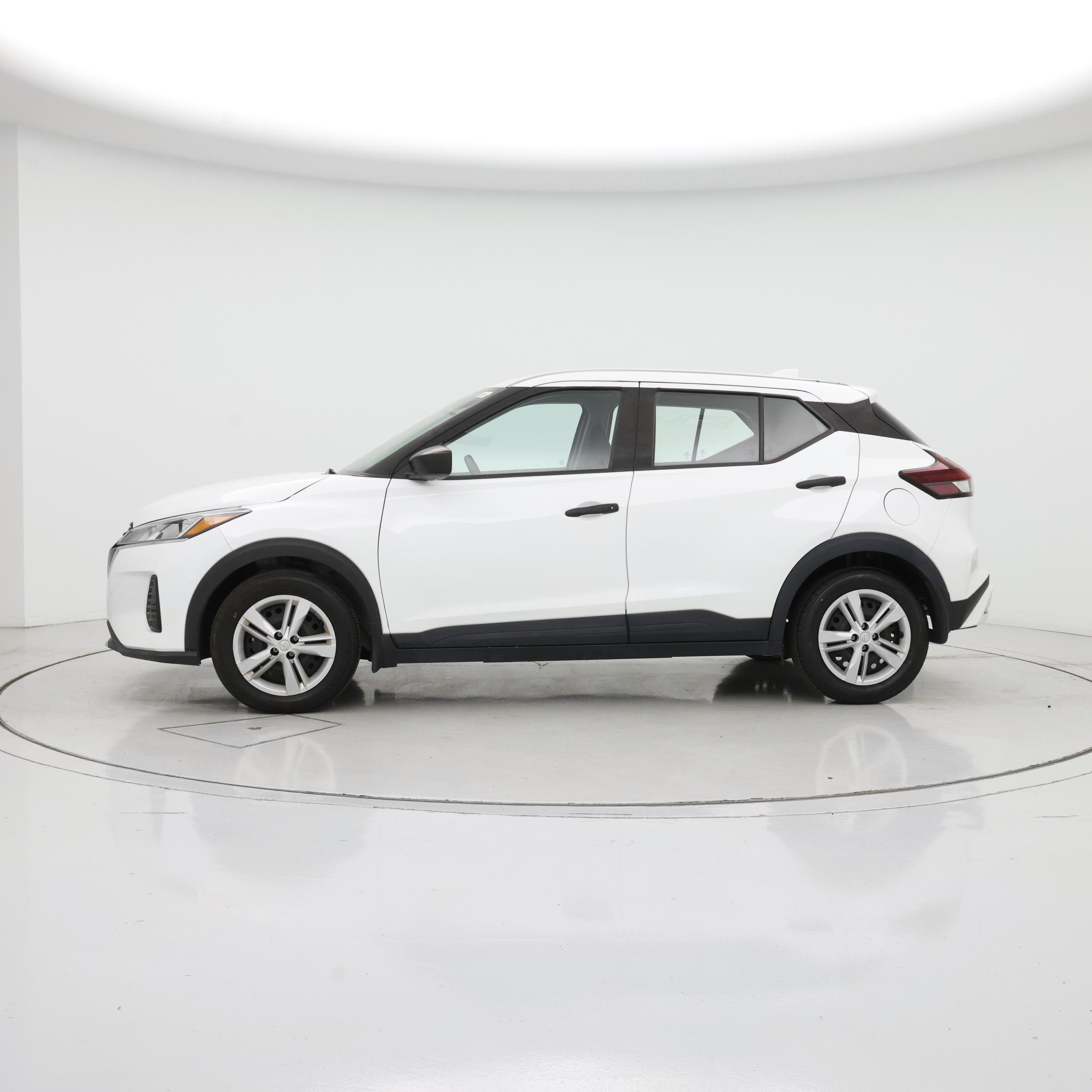 Thumbnail: 2023 Nissan Kicks - 3