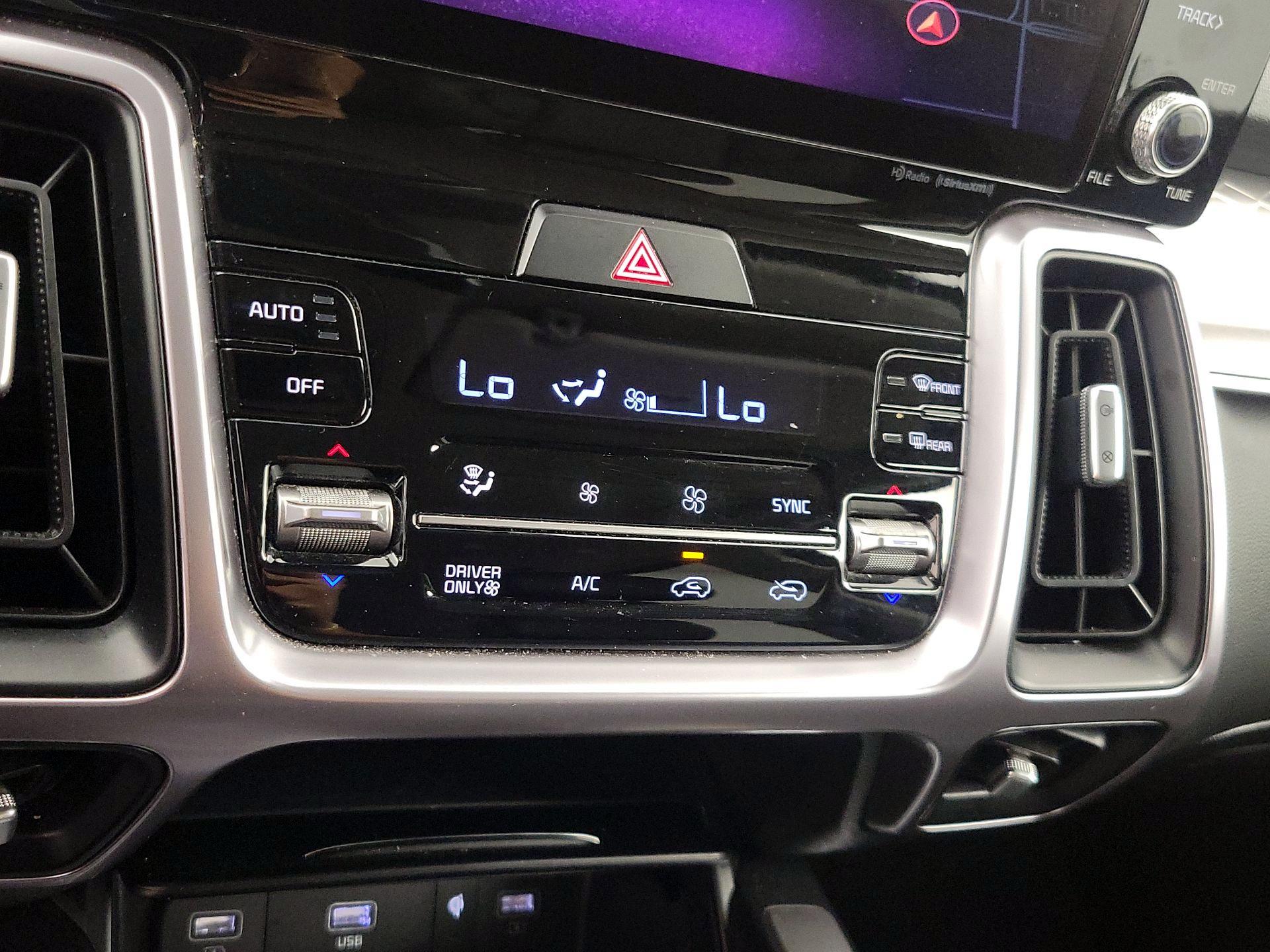 Thumbnail: 2023 Kia Sorento - 17