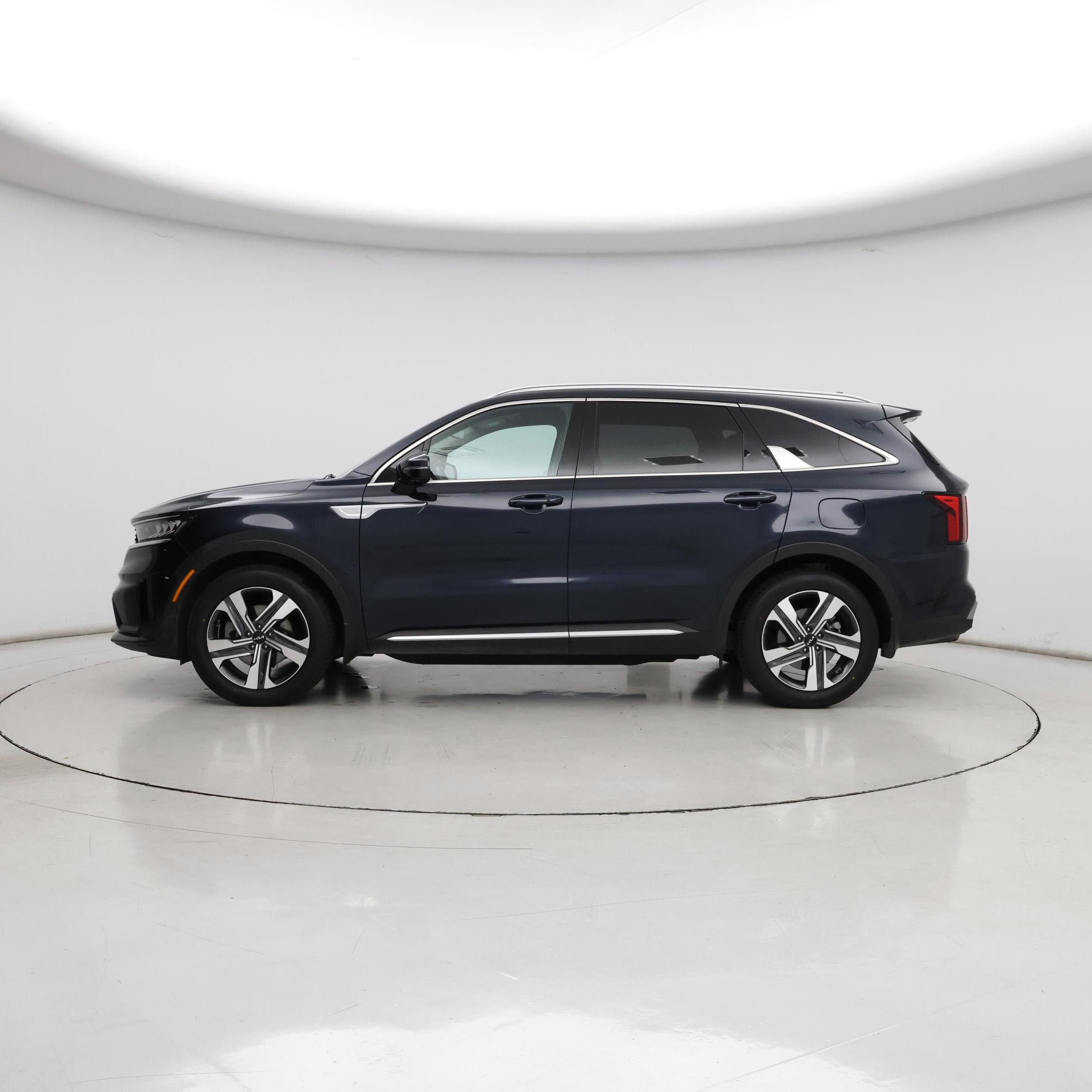 Thumbnail: 2023 Kia Sorento - 3