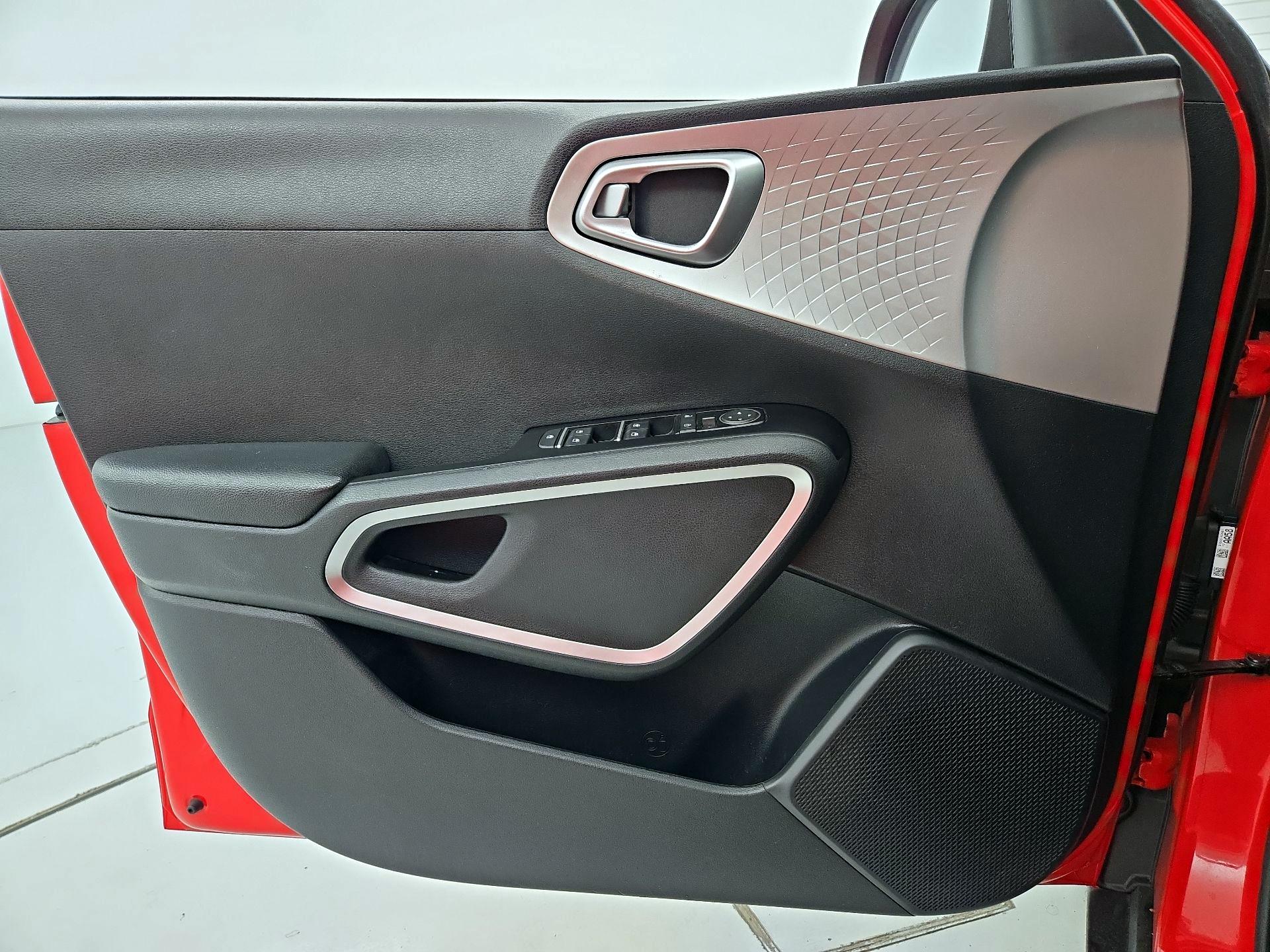 Thumbnail: 2020 Kia Soul - 12