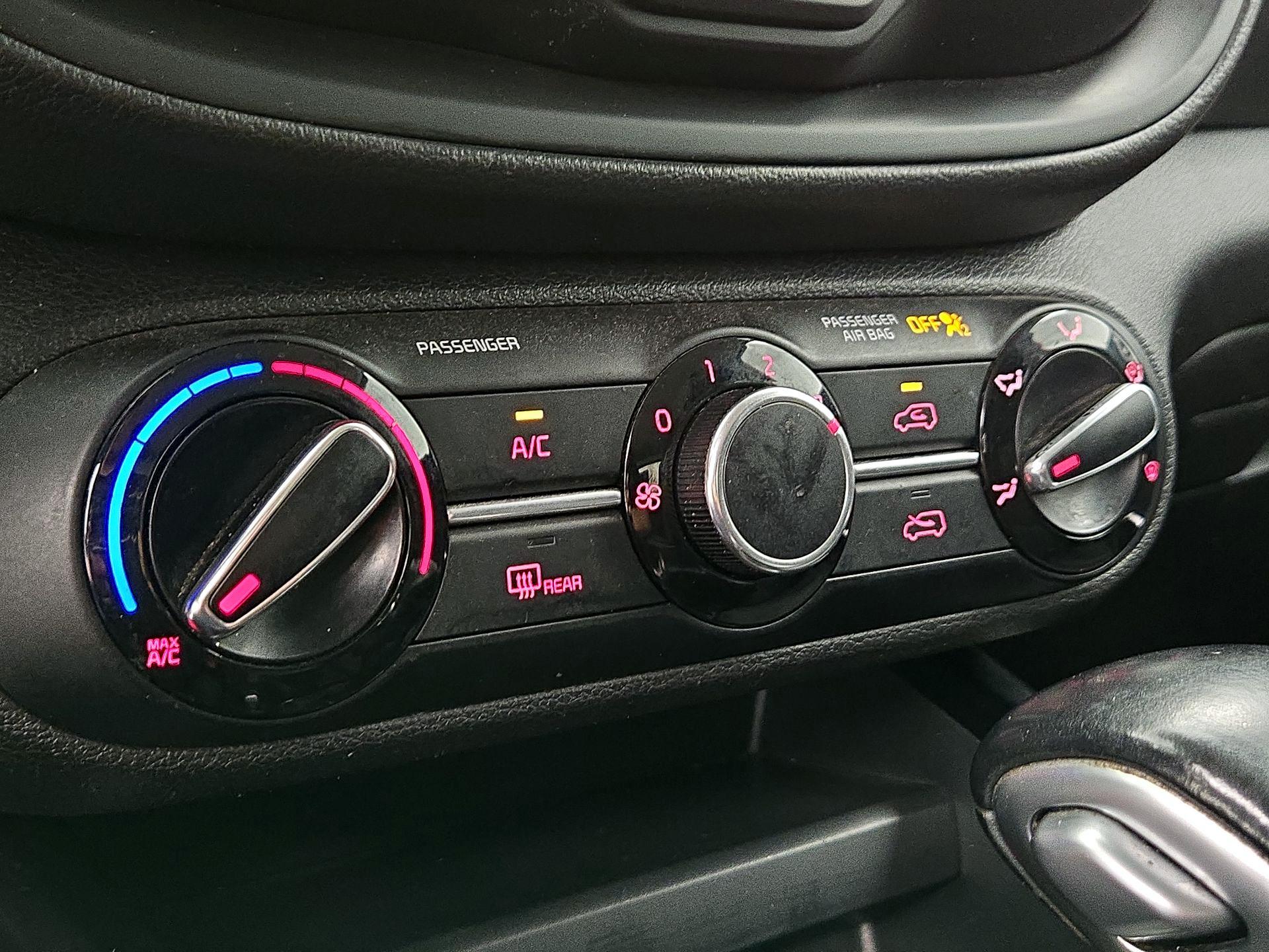 Thumbnail: 2020 Kia Soul - 16