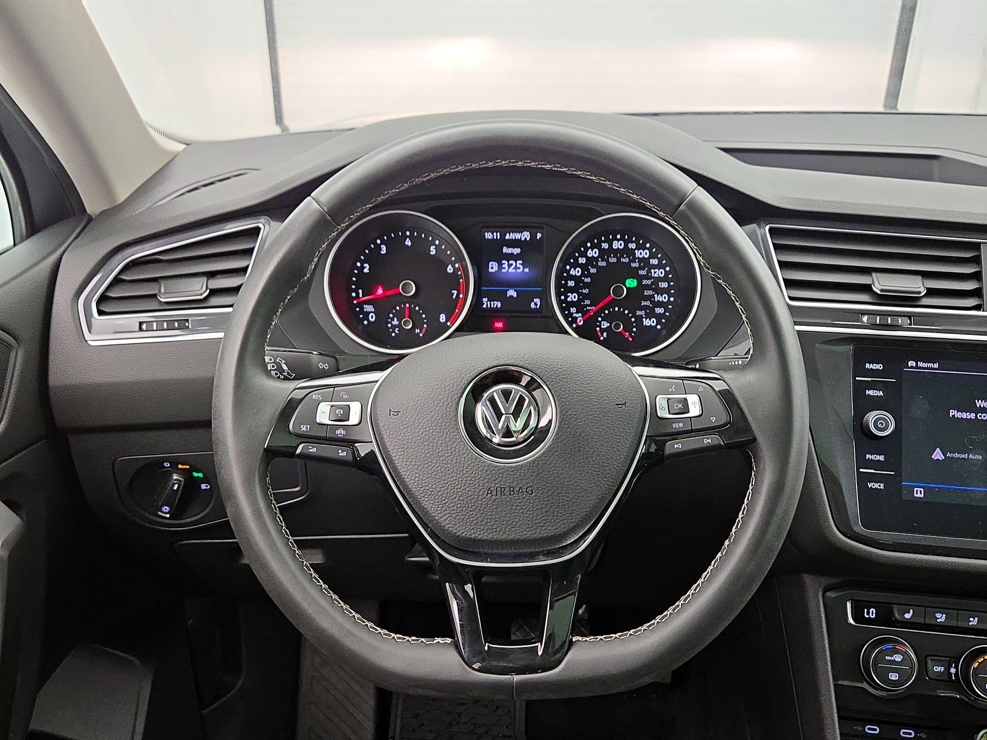 Thumbnail: 2021 Volkswagen Tiguan - 10